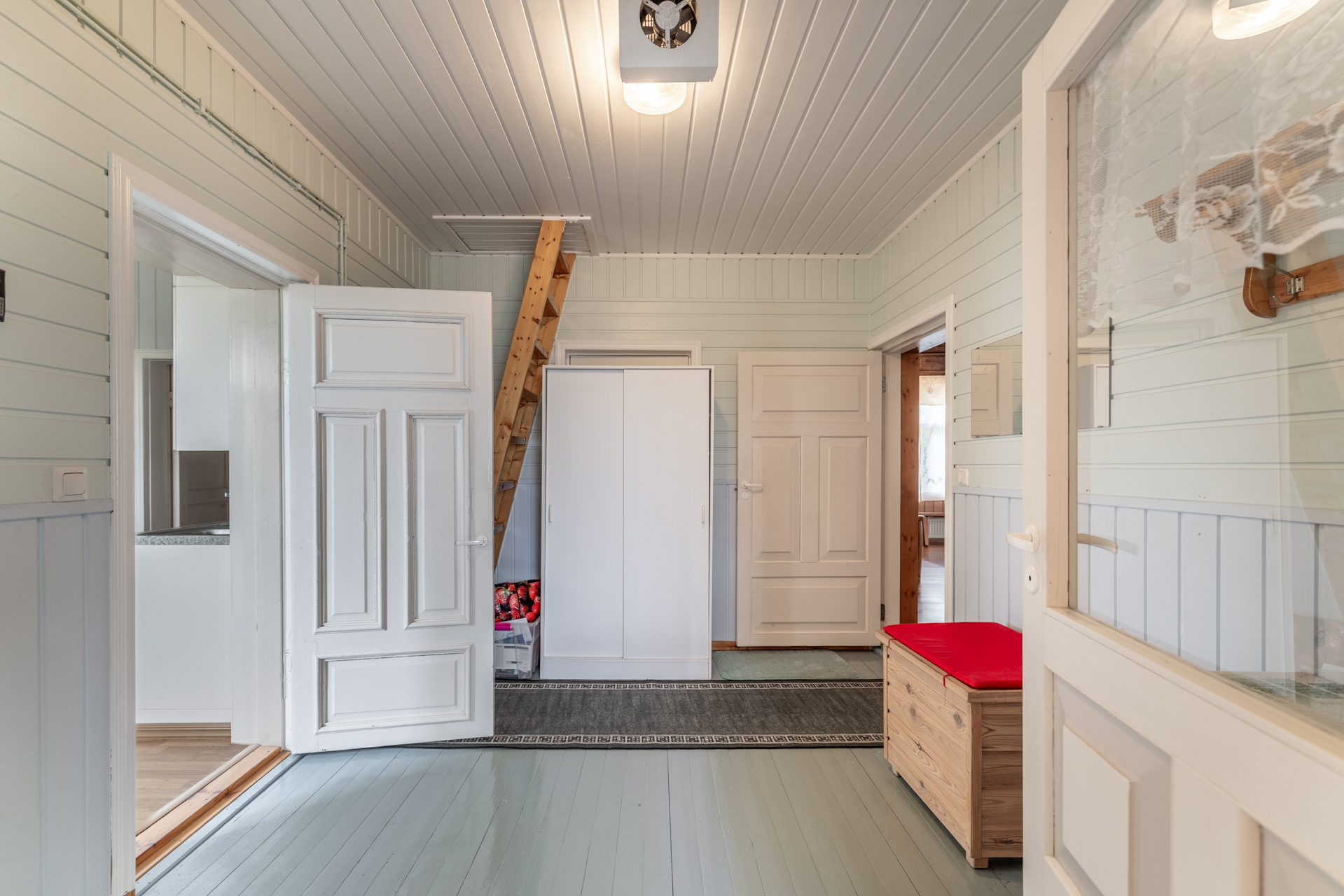Tenkkelintie 343, Kutemajärvi, Kangasniemi