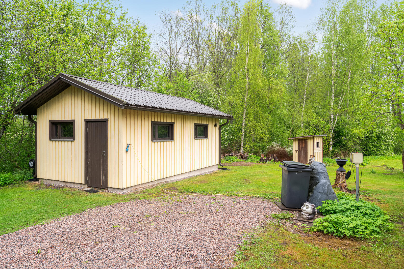 Reilun kokoinen ulkovarasto