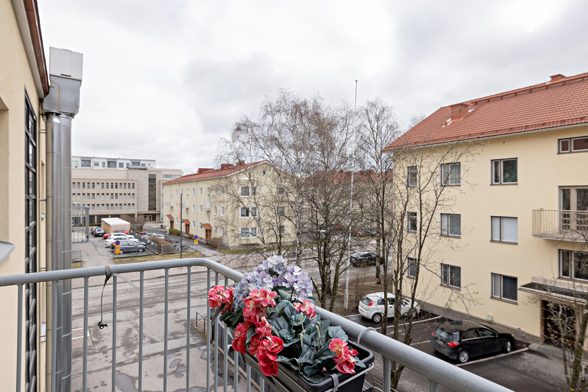 Isokatu 13, Oulu