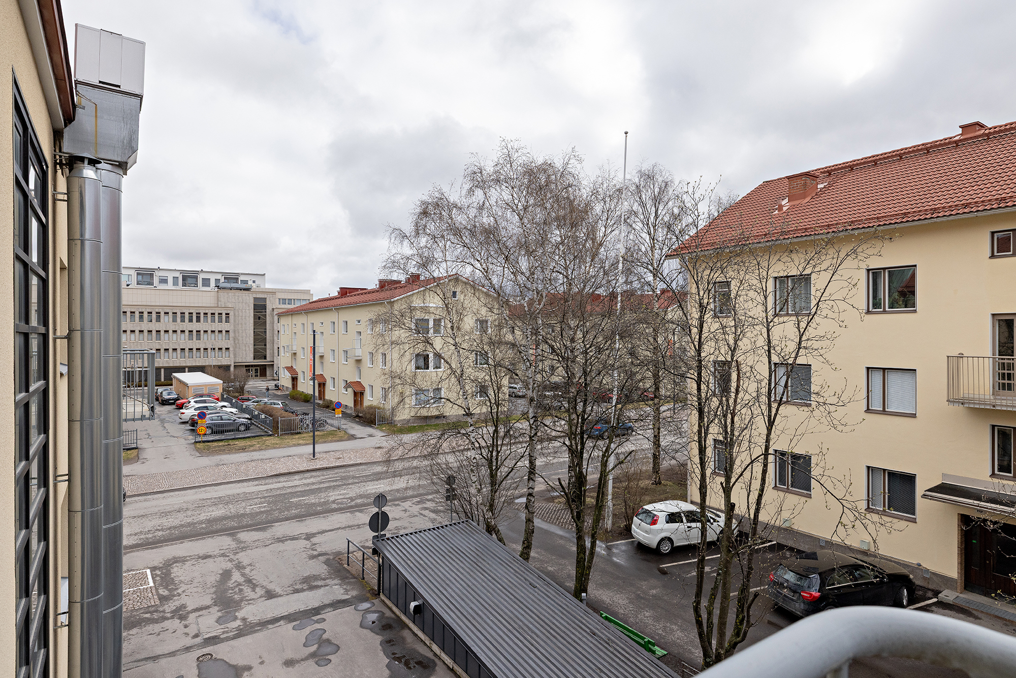 Isokatu 13, Oulu