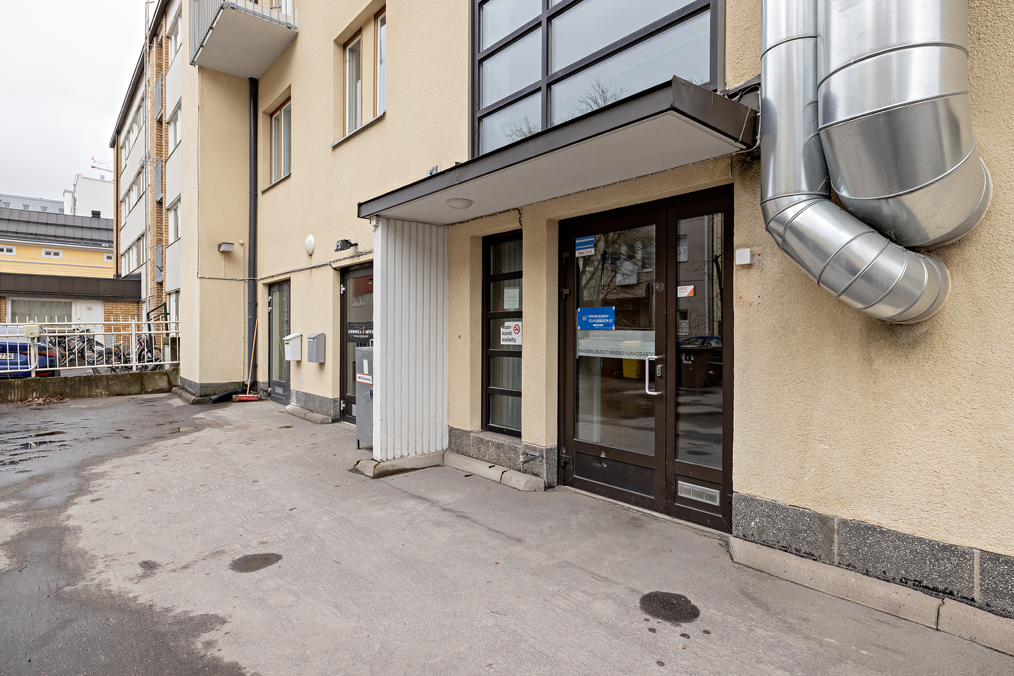 Isokatu 13, Oulu