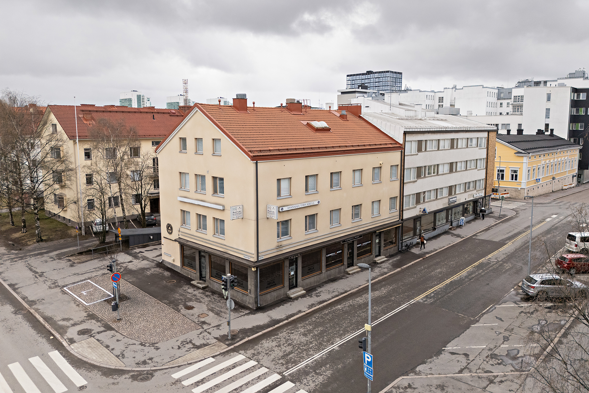 Isokatu 13, Oulu