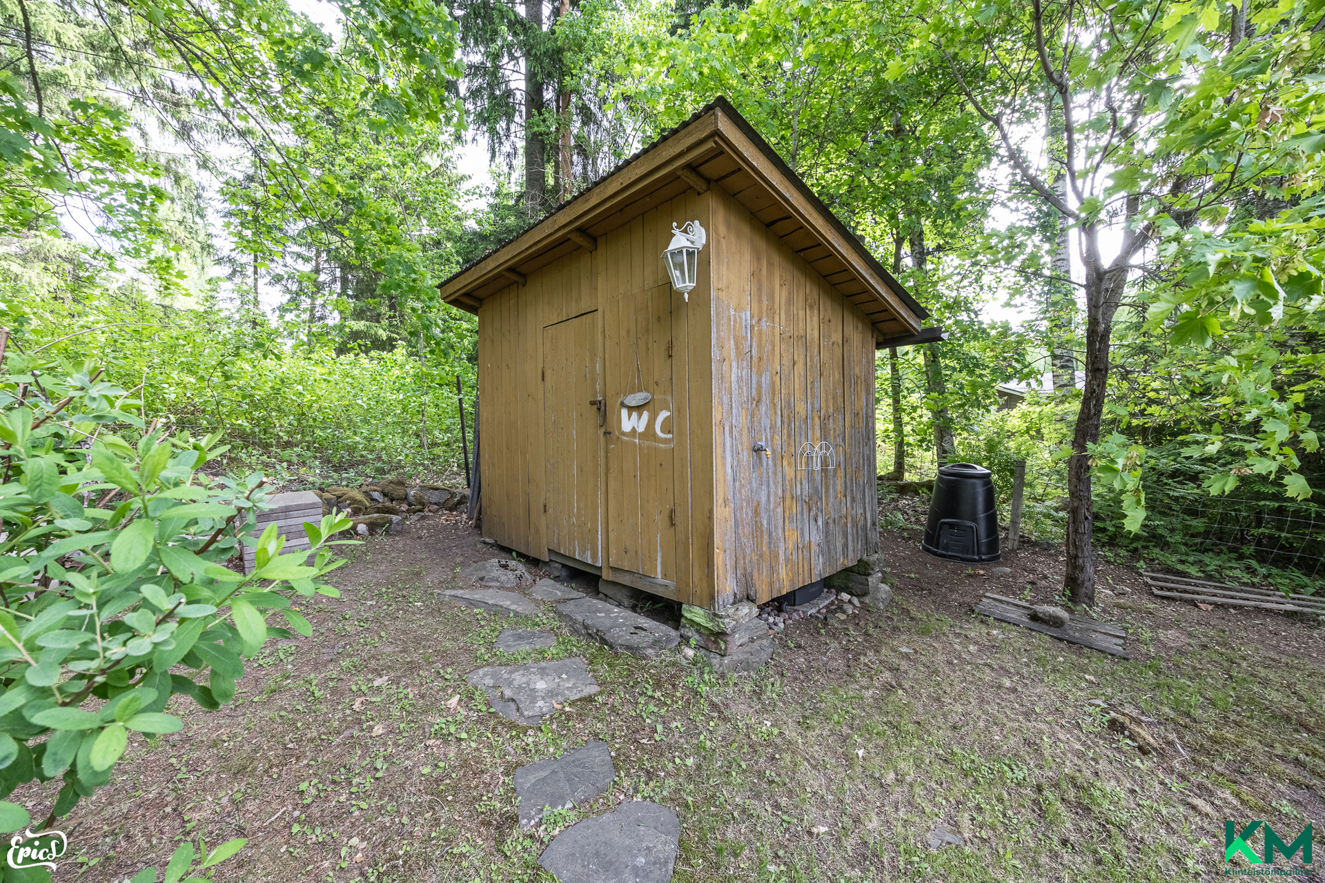 Puucee ja varasto