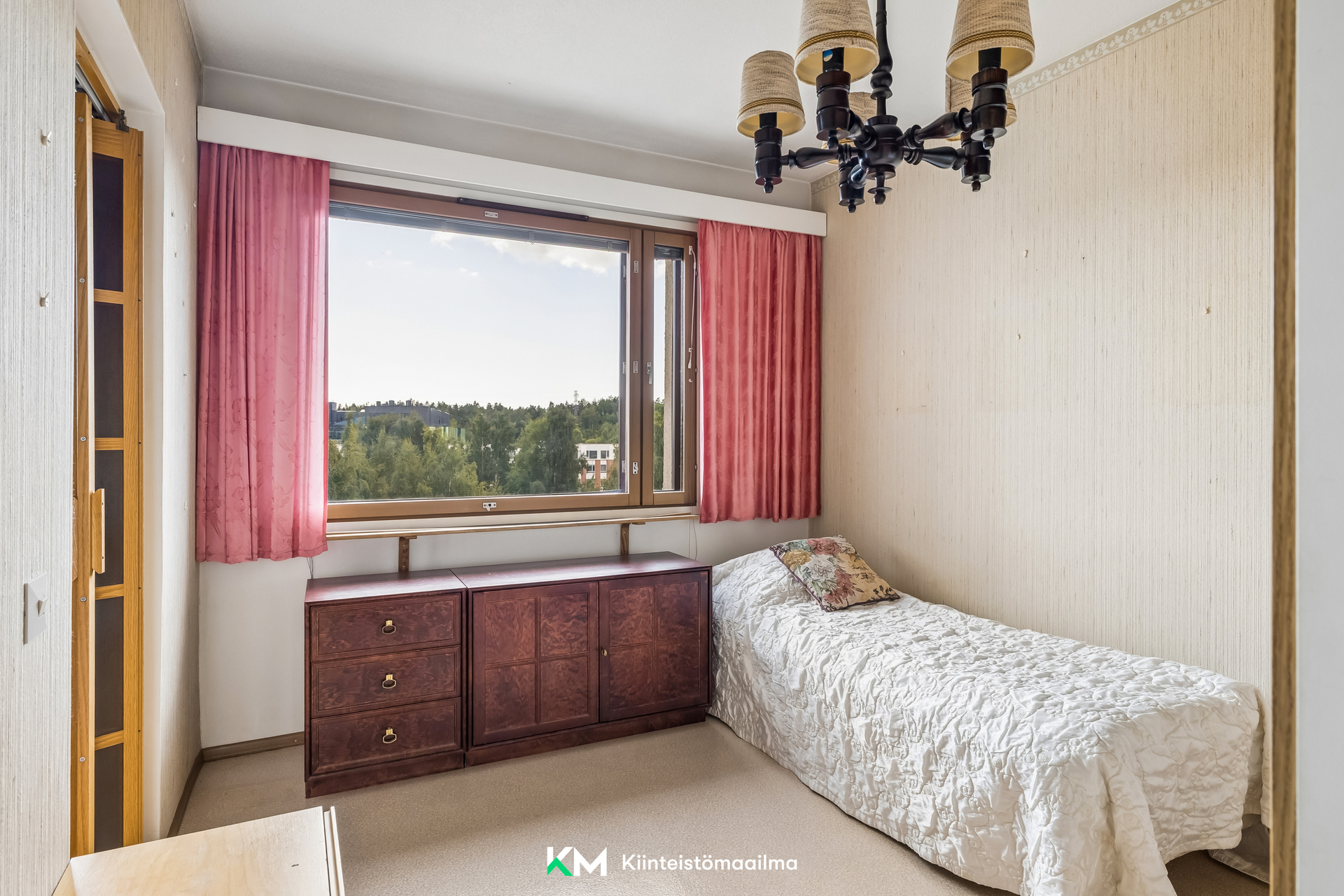 Pienempi makuuhuone (n. 10 m2)