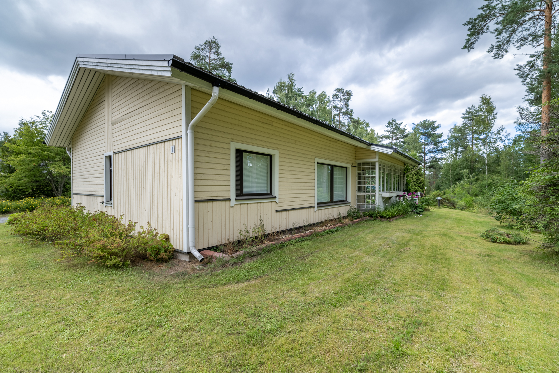 Pöyrynkuja 1, Hirvensalmi