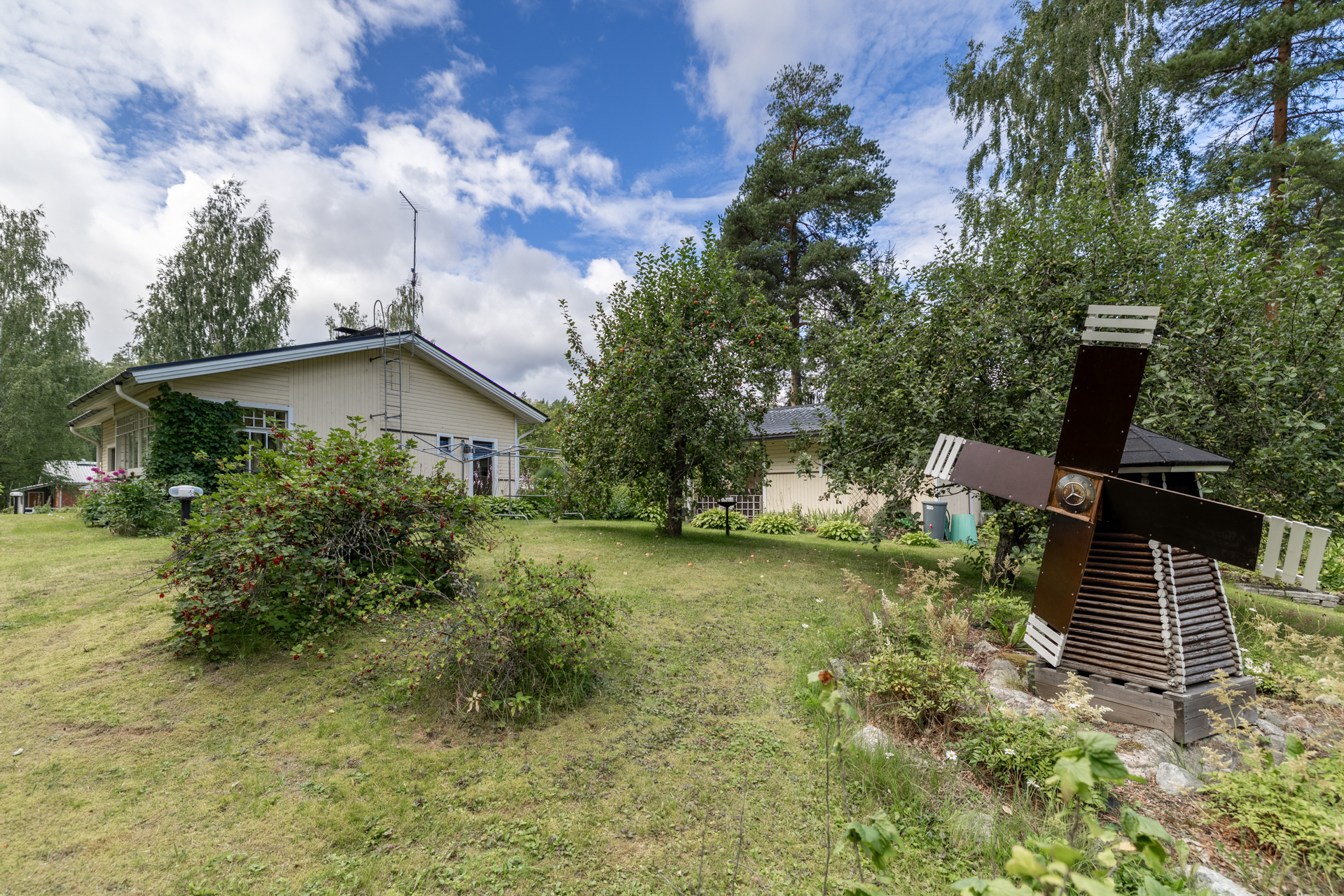 Pöyrynkuja 1, Hirvensalmi