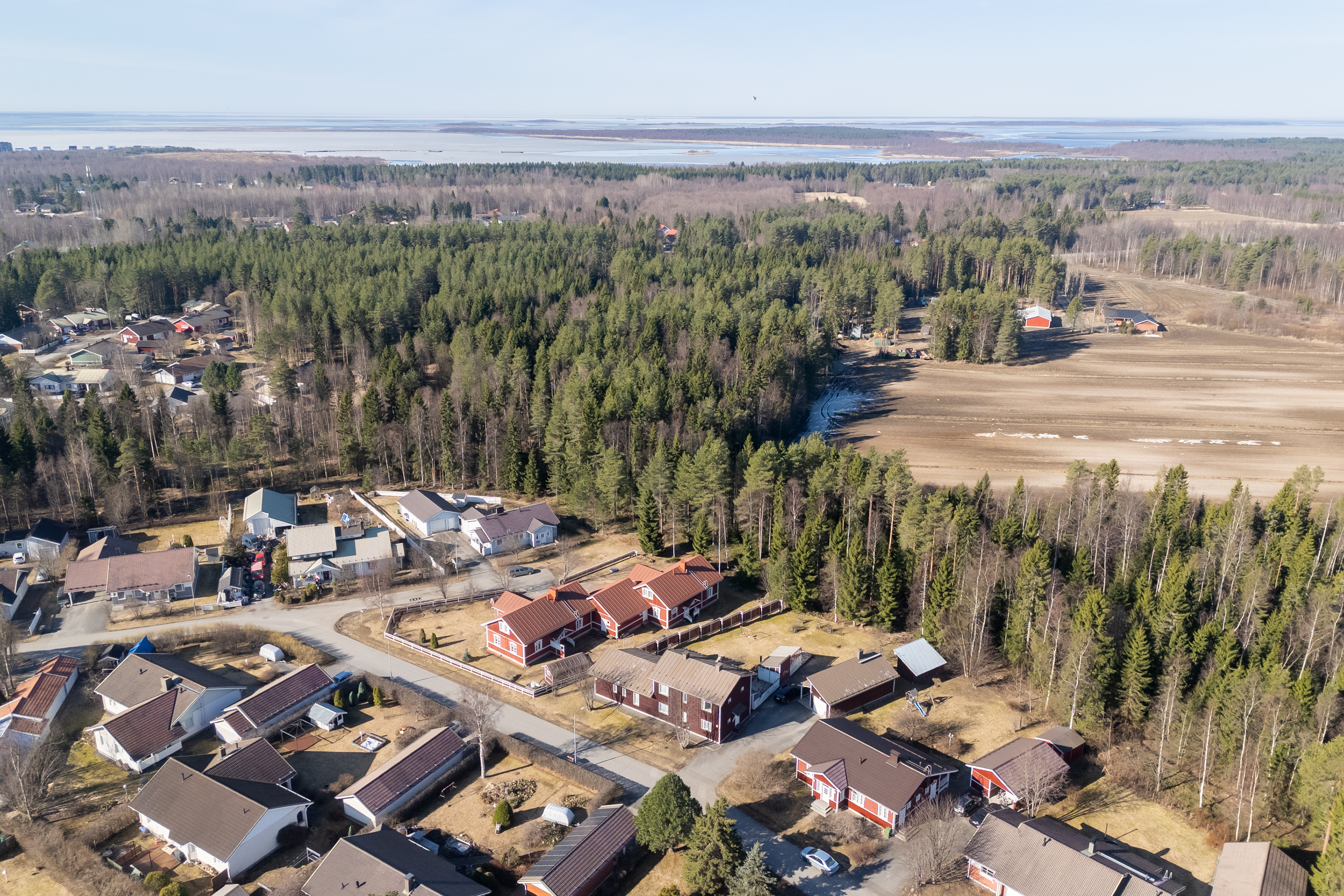 Karviaistie 9, Herukkakangas, Oulu