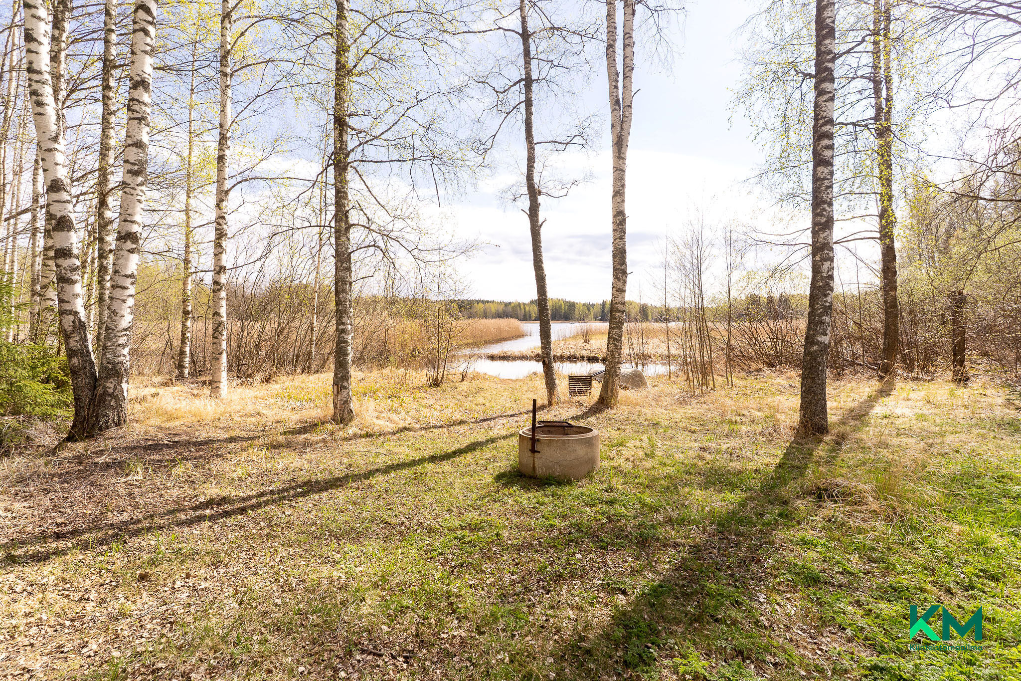 Näkymä etuterassilta rantaan