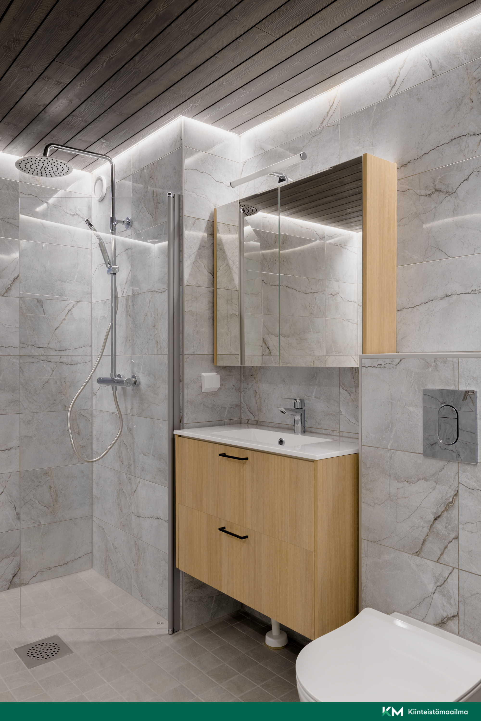 Katon rajassa tyylikäs valo himmennyksellä