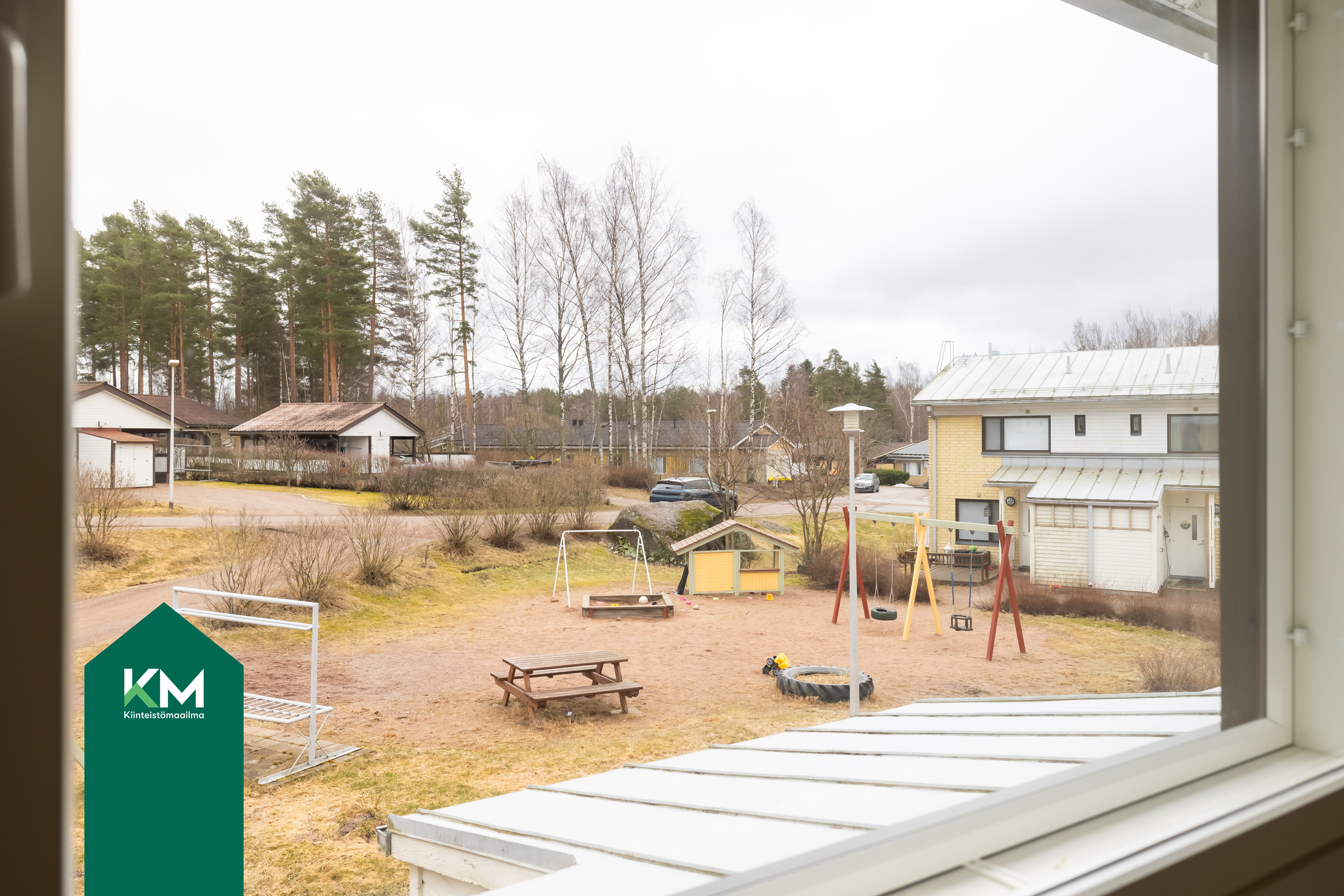 Näkymät makuuhuoneen ikkunasta.