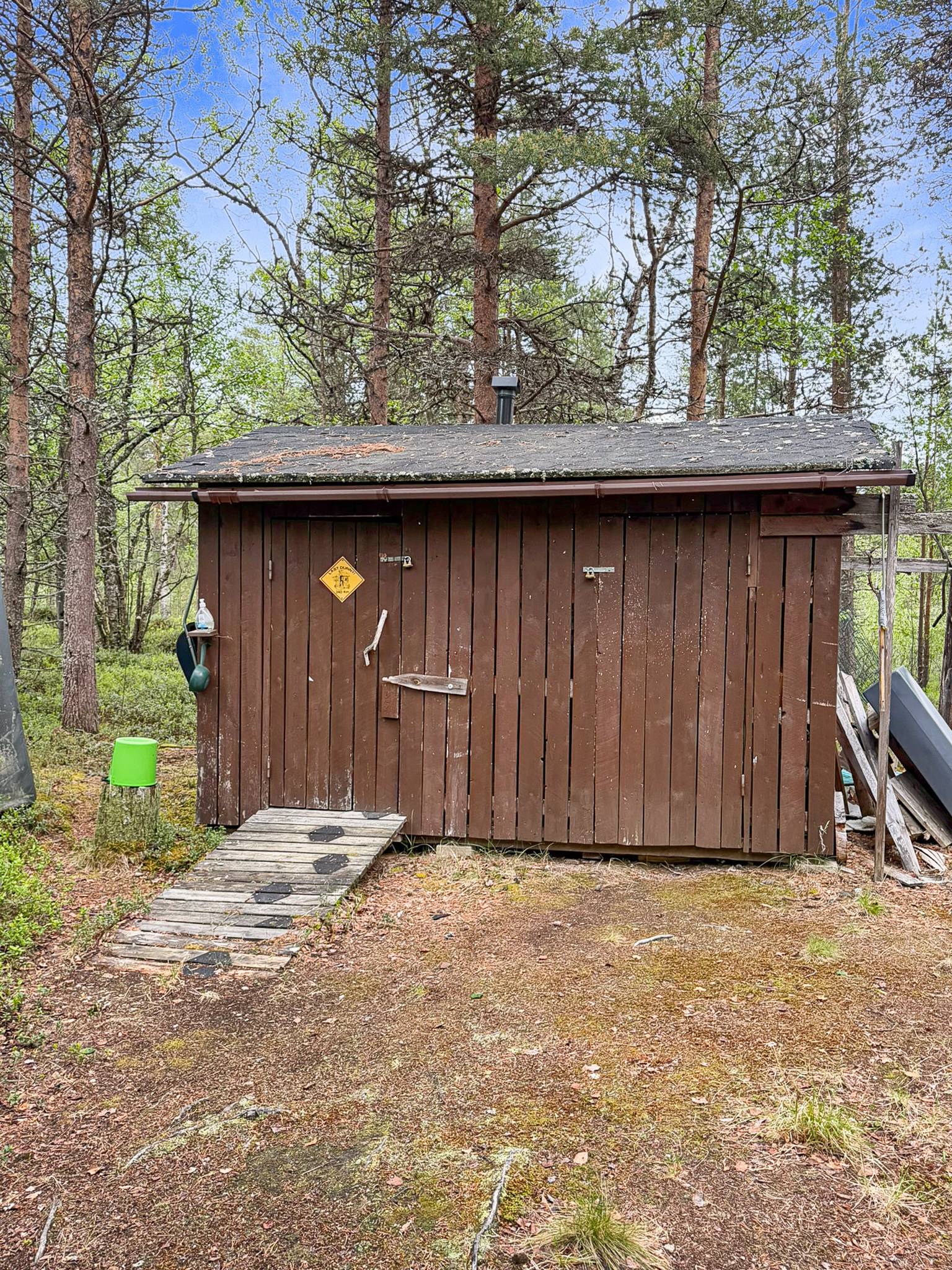 Ulkohuussi/varasto