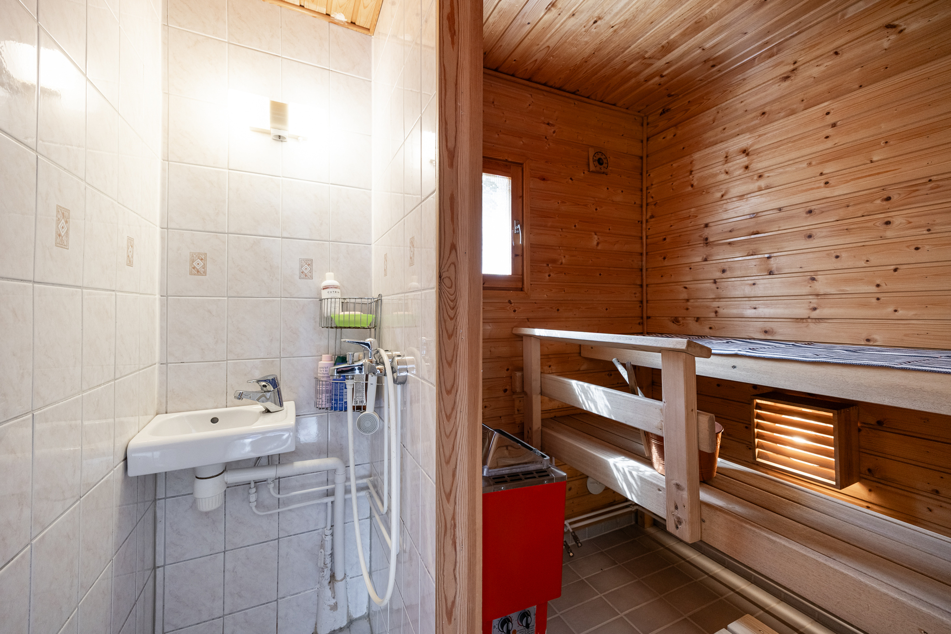 Pesutila/Sauna