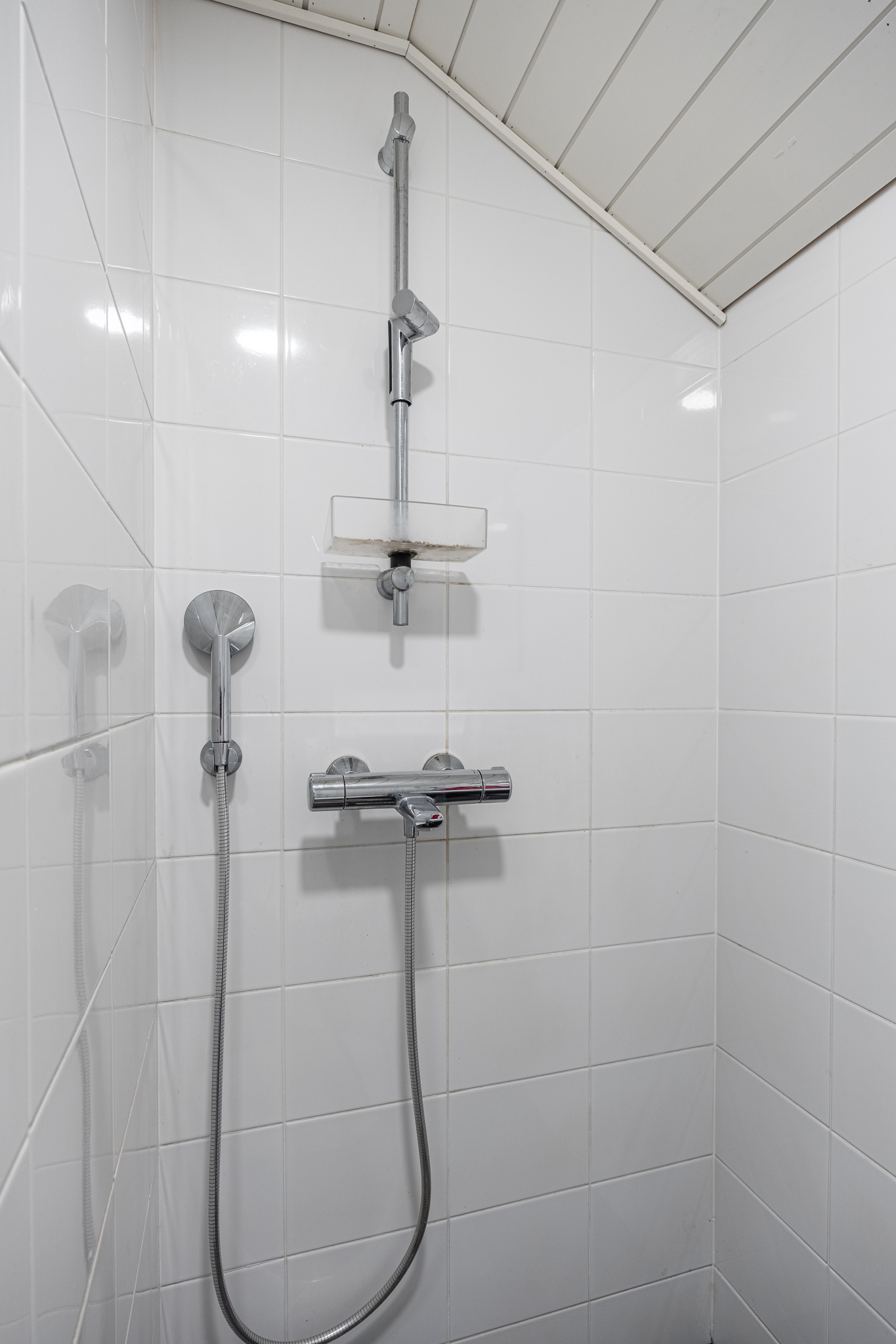 Yläkerran suihku