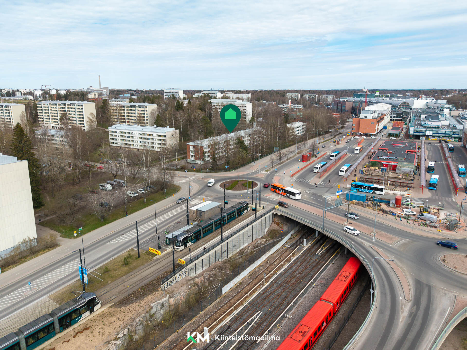 Kulmilta lähtee bussit vaikka Sipooseen ja Porvooseen saakka. Metrolla nopeasti 