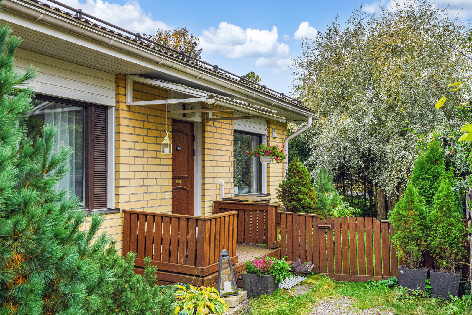 Leppälinnuntie 20, Tapaninkylä, Helsinki