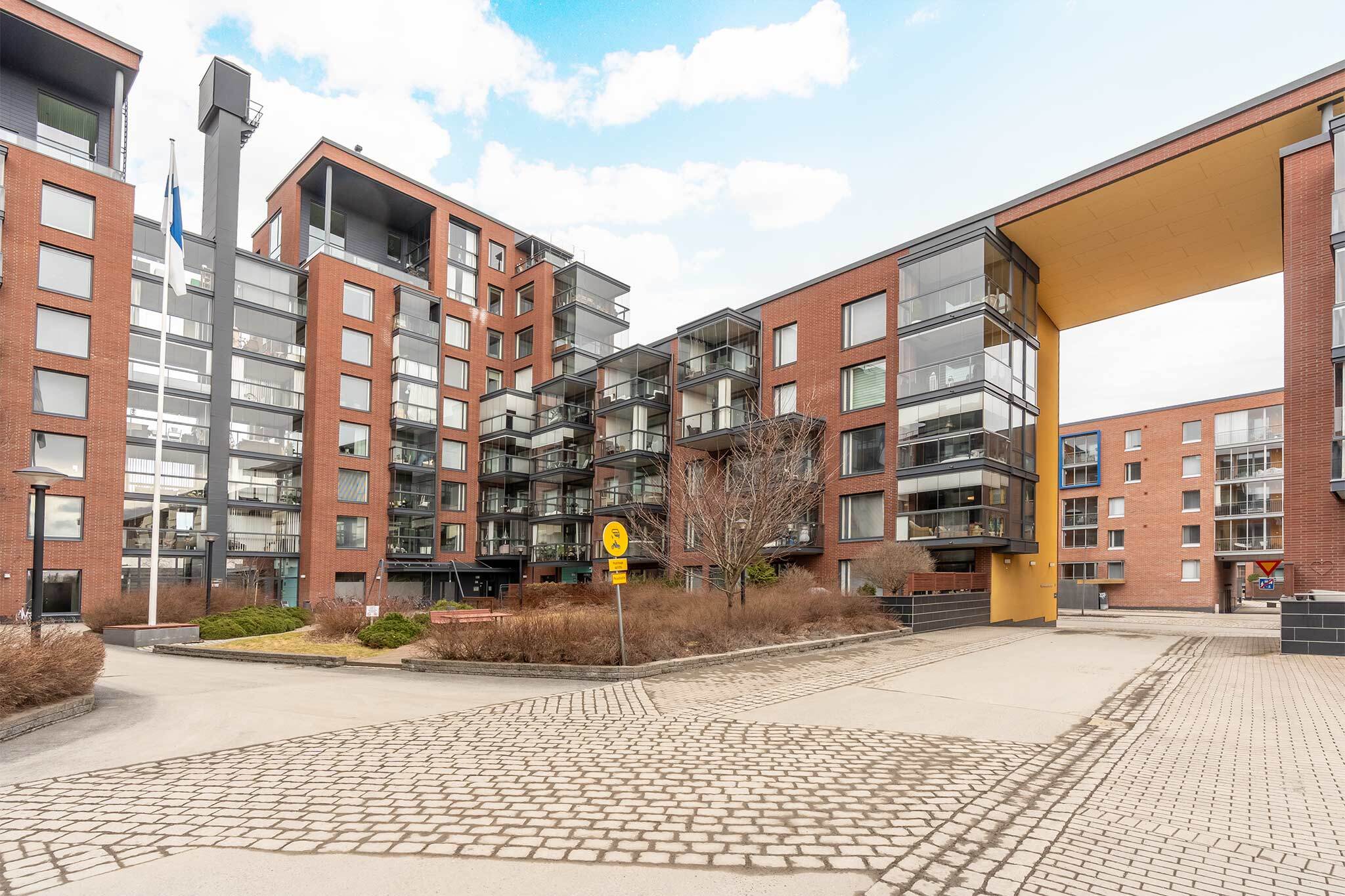 Voimakatu 2, Ratina, Tampere