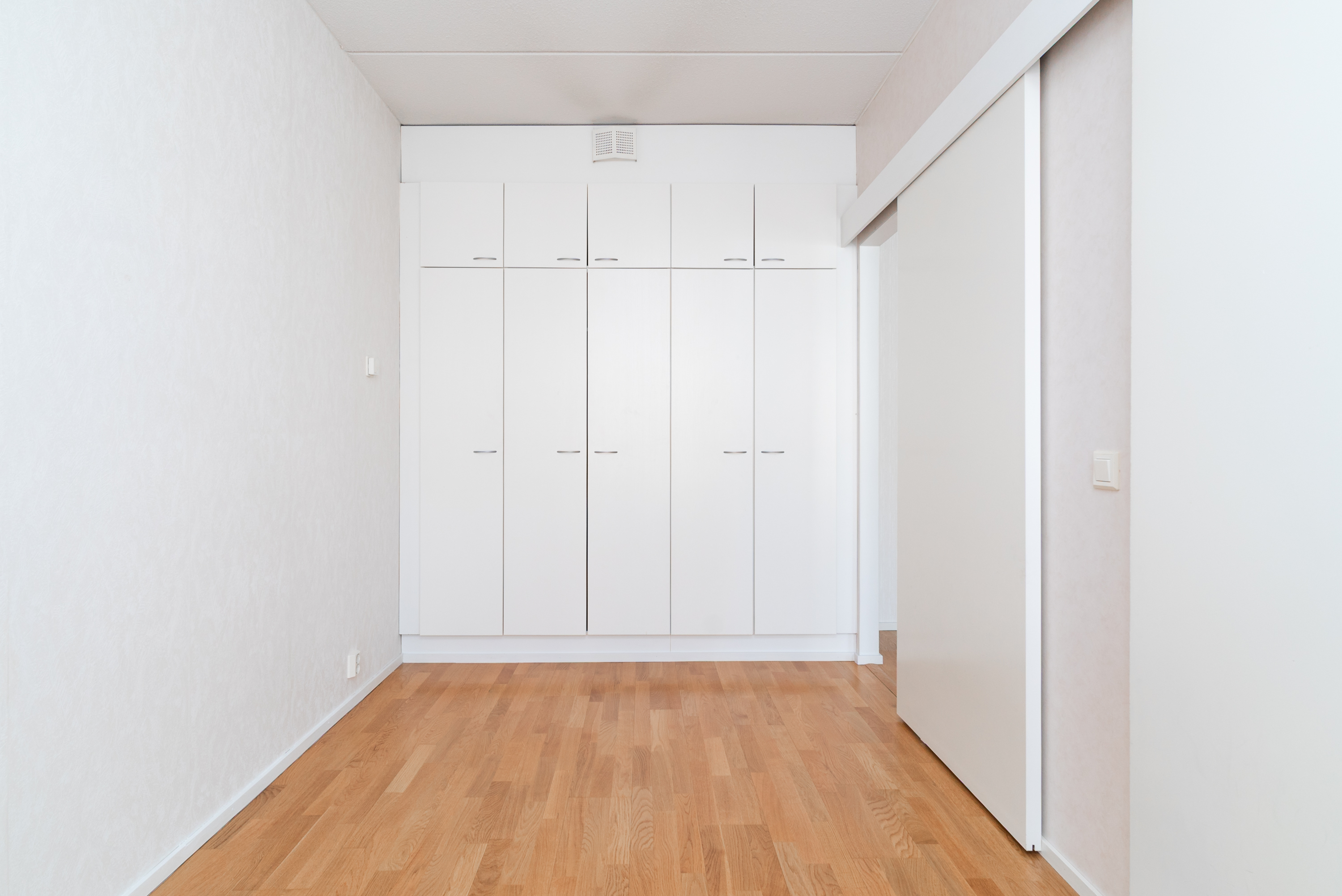 Kaapistot makuuhuoneessa