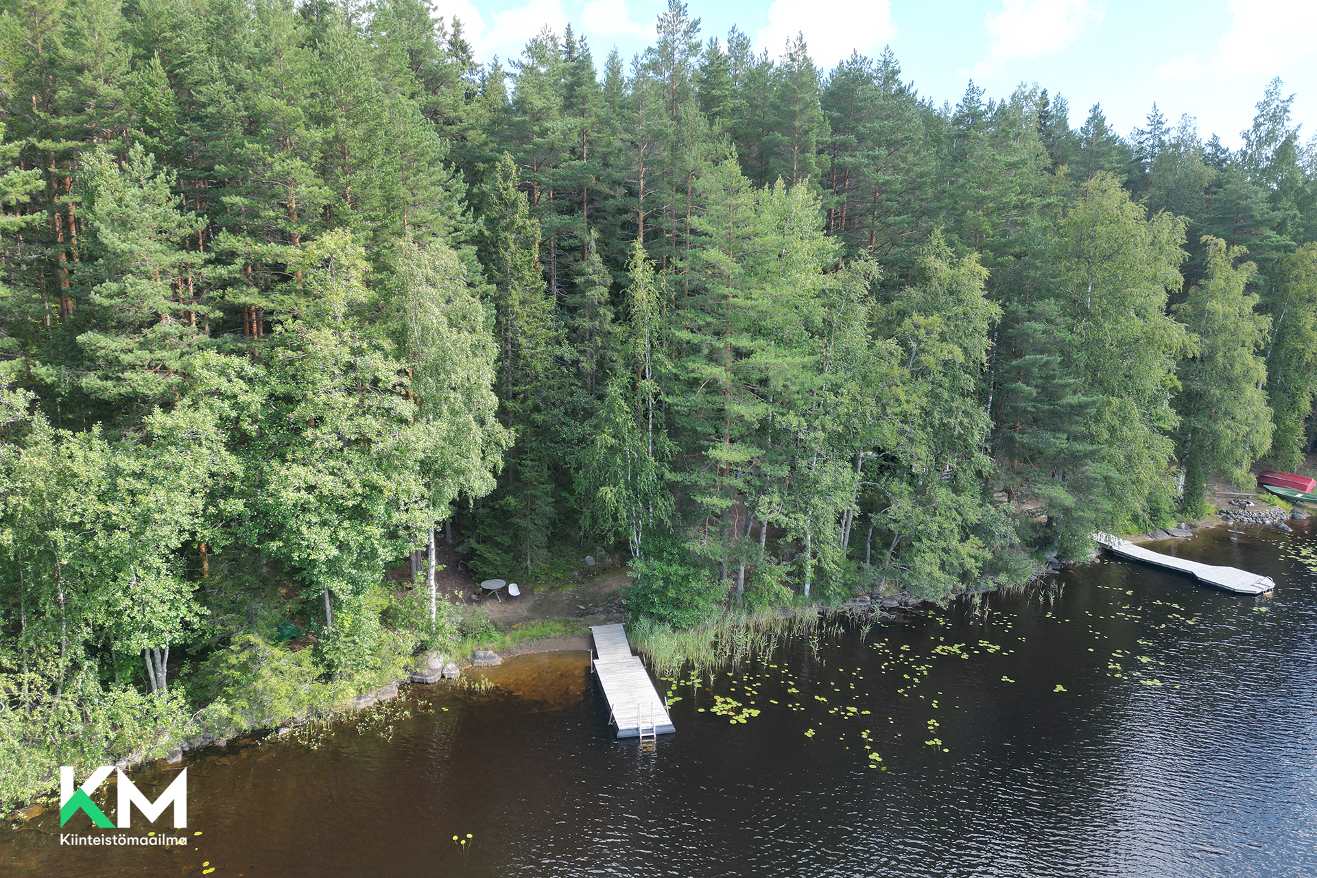 Dronekuva rannalta. 