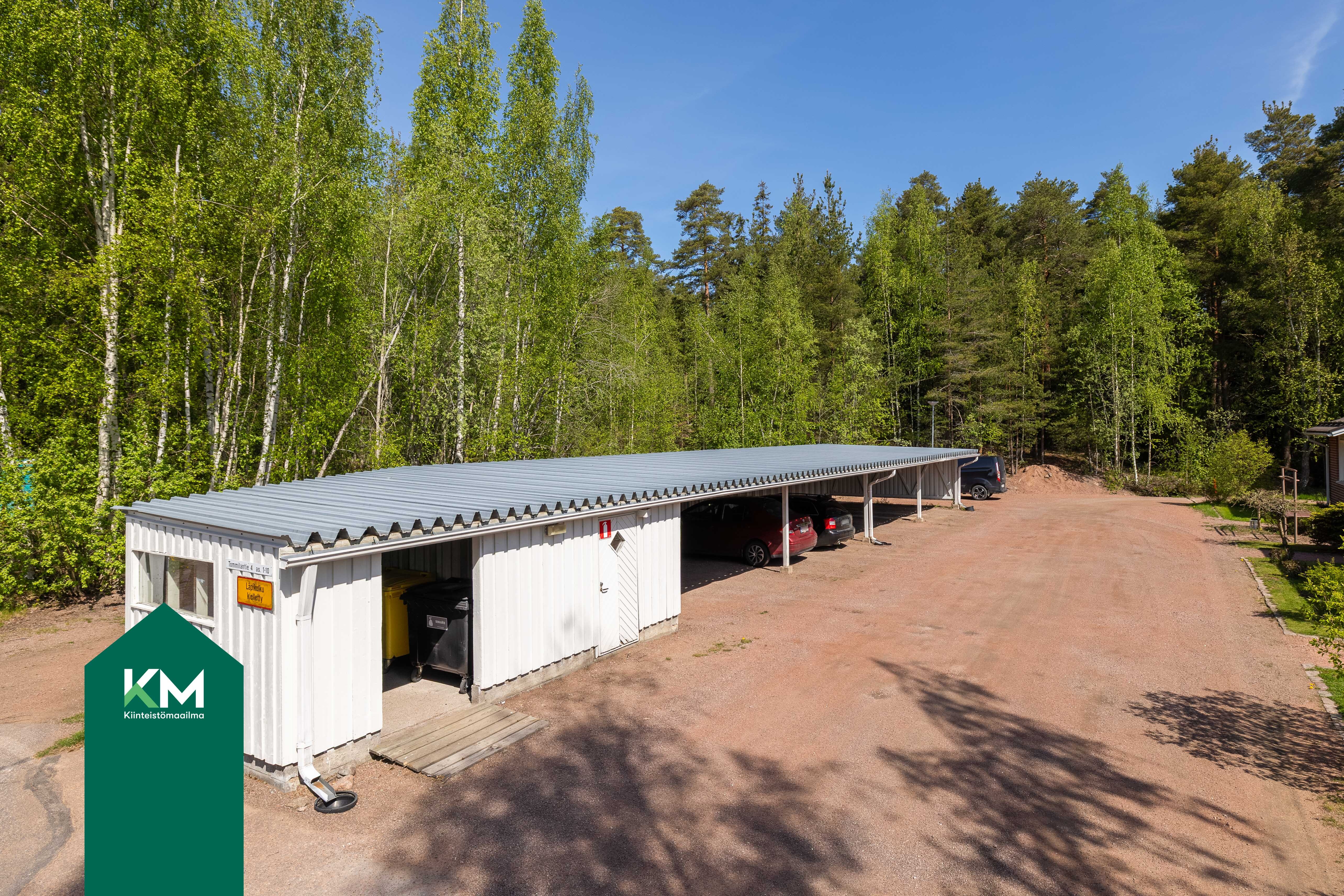 Autolle on katospaikka