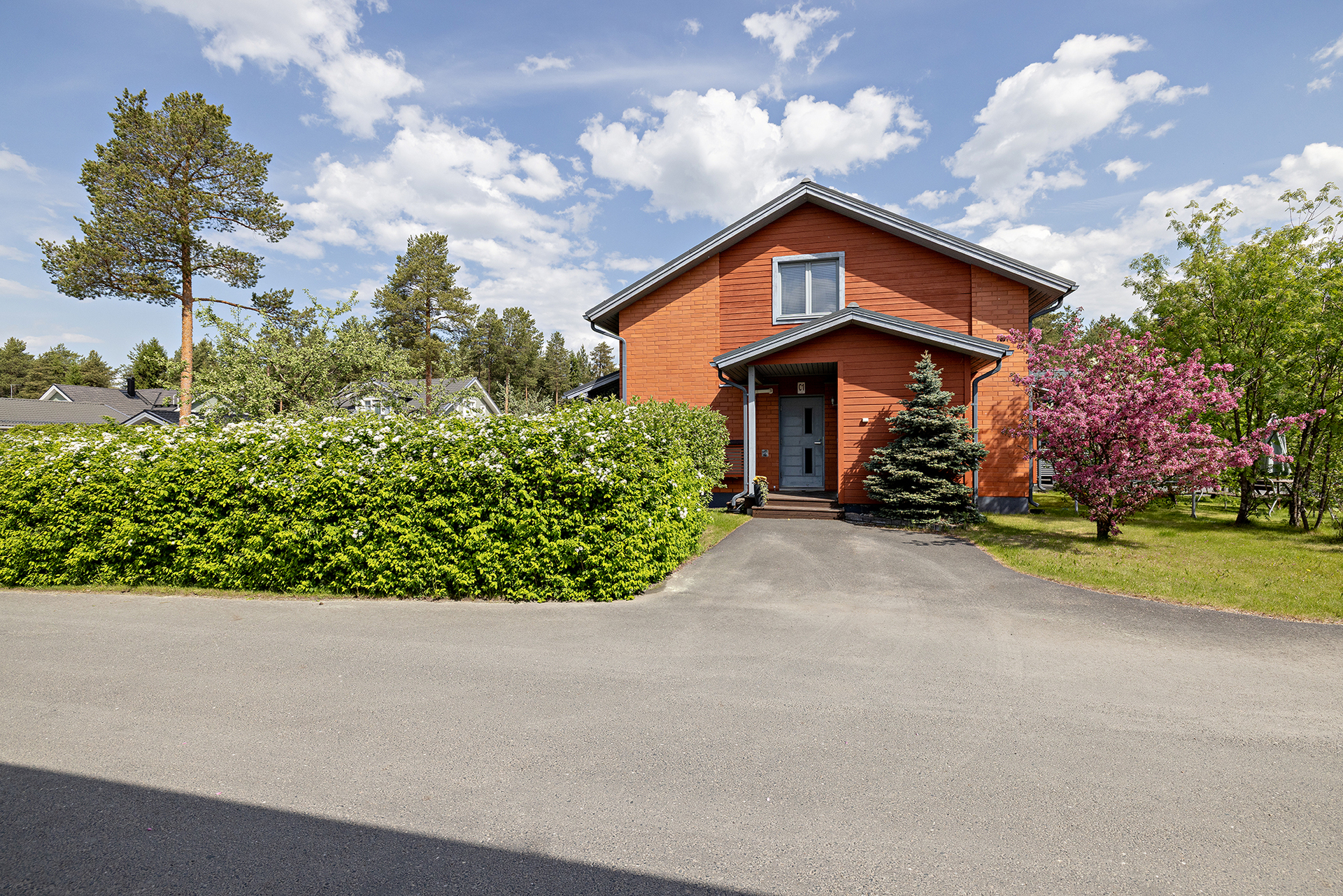 Perhotie 6, Kello, Oulu