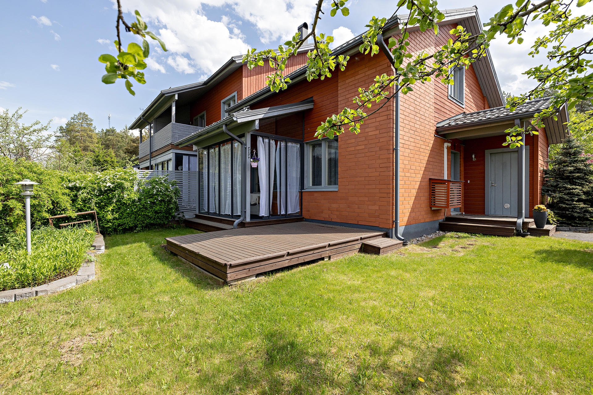 Perhotie 6, Kello, Oulu
