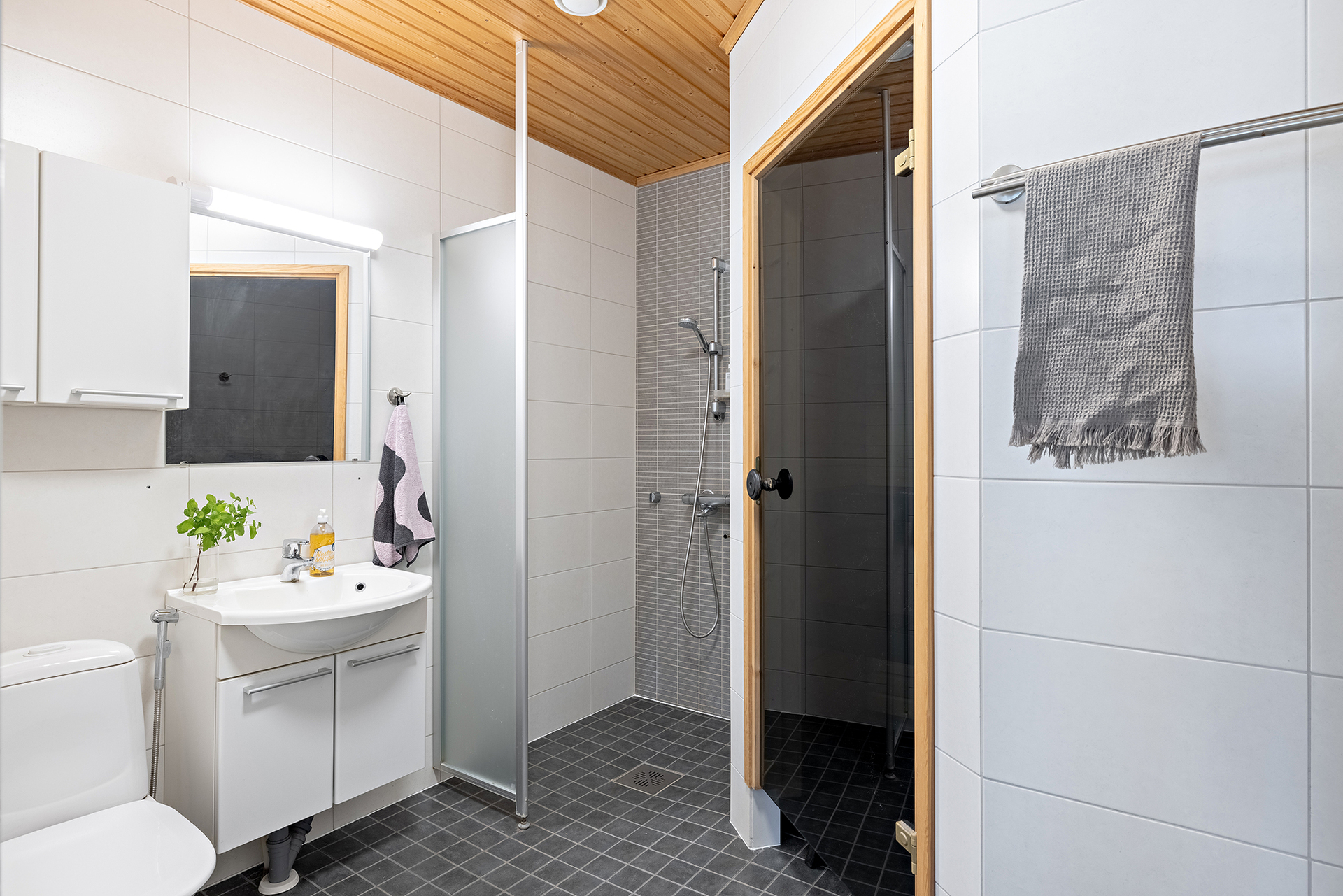 Perhotie 6, Kello, Oulu