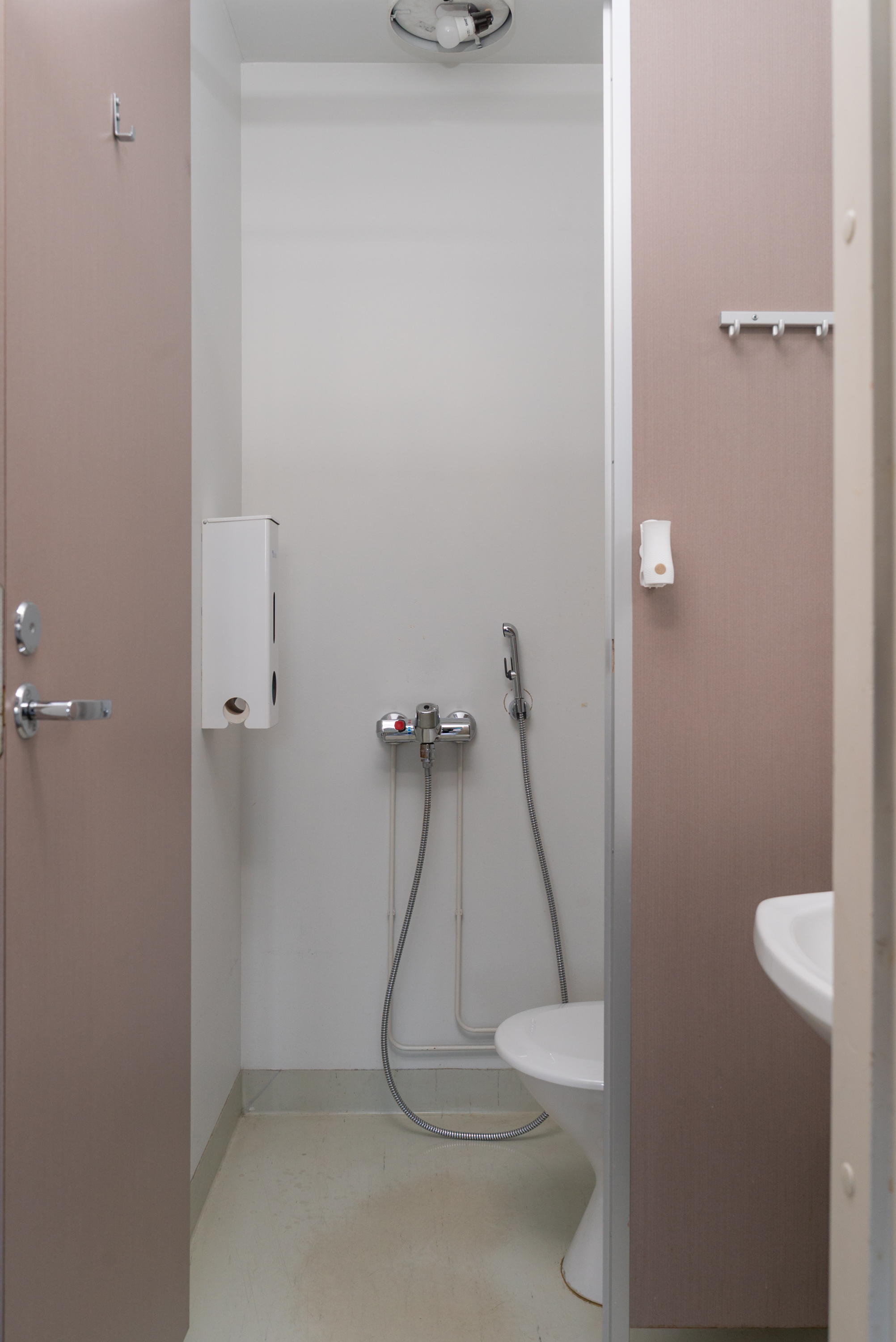 Pienempi toimisto wc