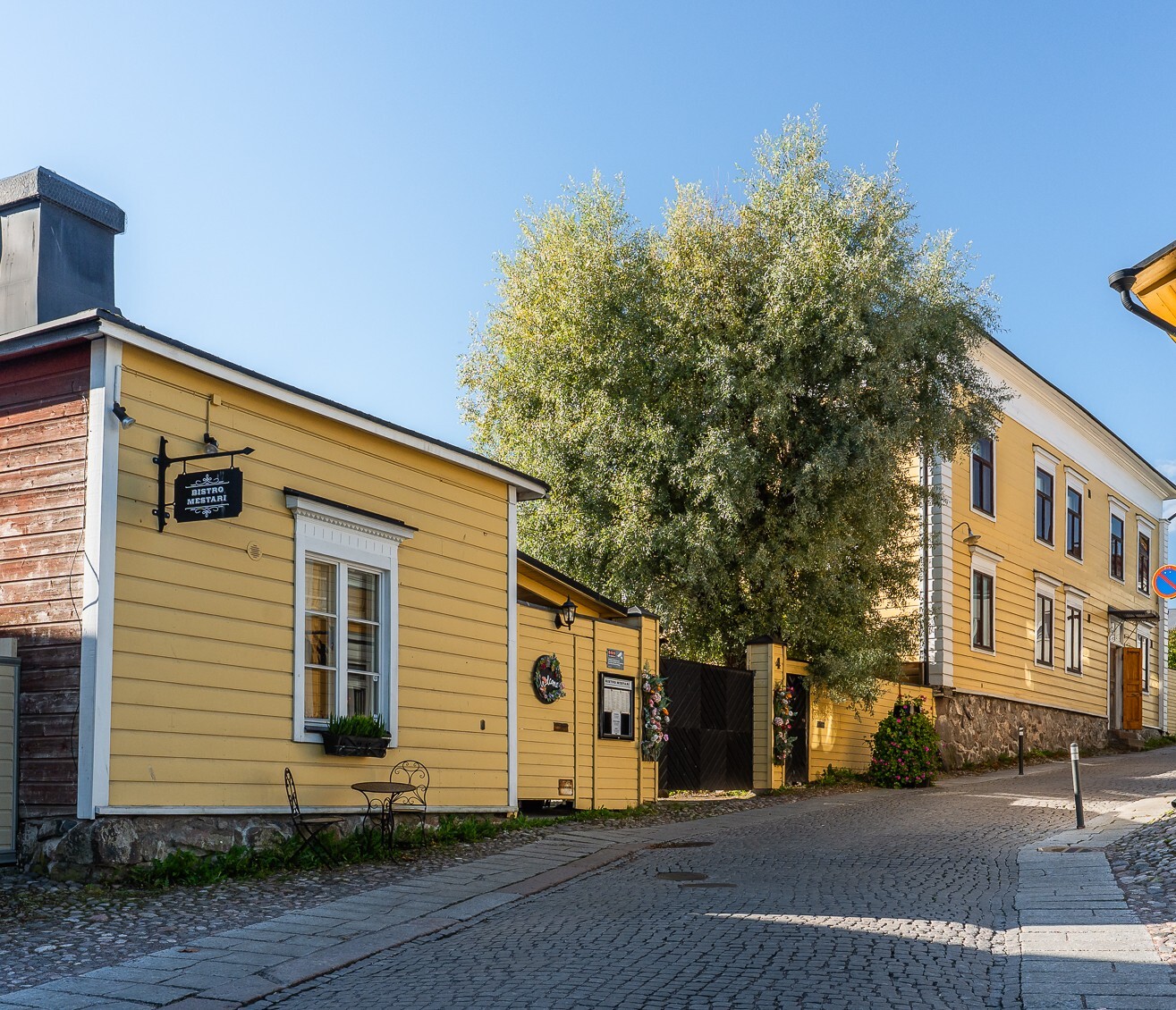 Kirkkokatu 4 ravintola ja päätalo