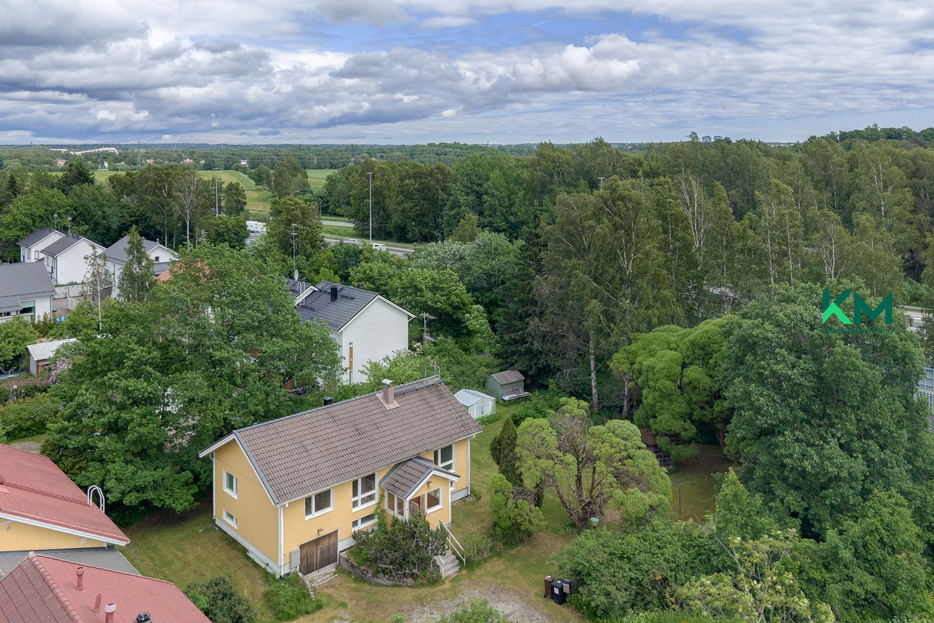 Lainlukijantie 1a, Torpparinmäki, Helsinki
