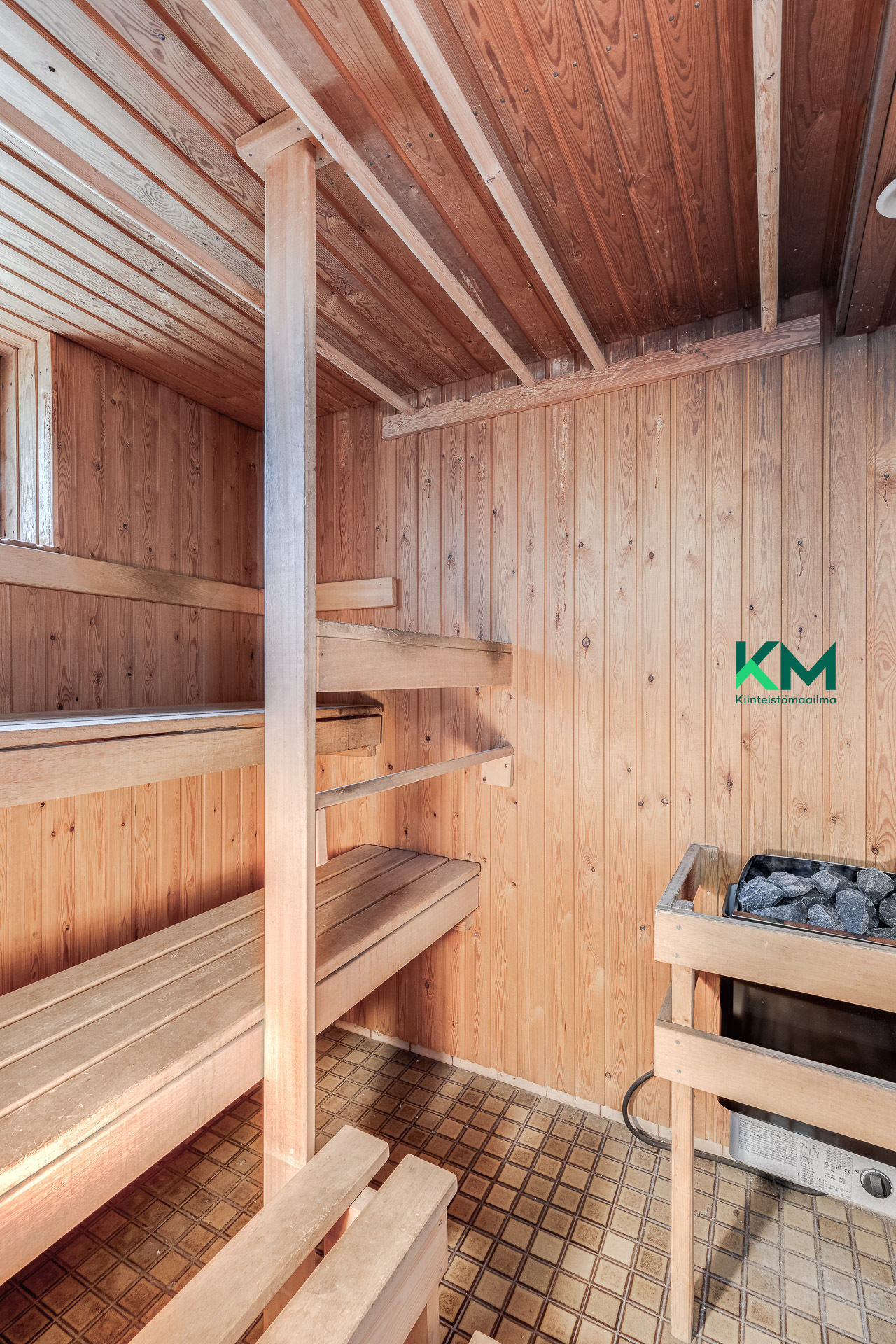 Lainlukijantie 1a, Torpparinmäki, Helsinki