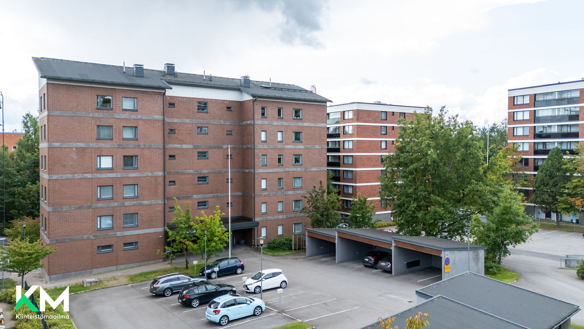 Radansivunkatu 10 , Asemantausta, Lahti