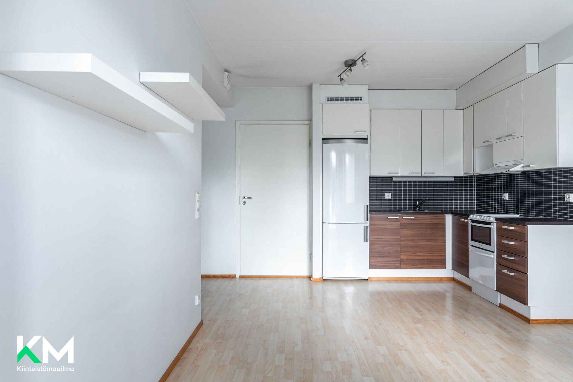 Radansivunkatu 10 , Asemantausta, Lahti