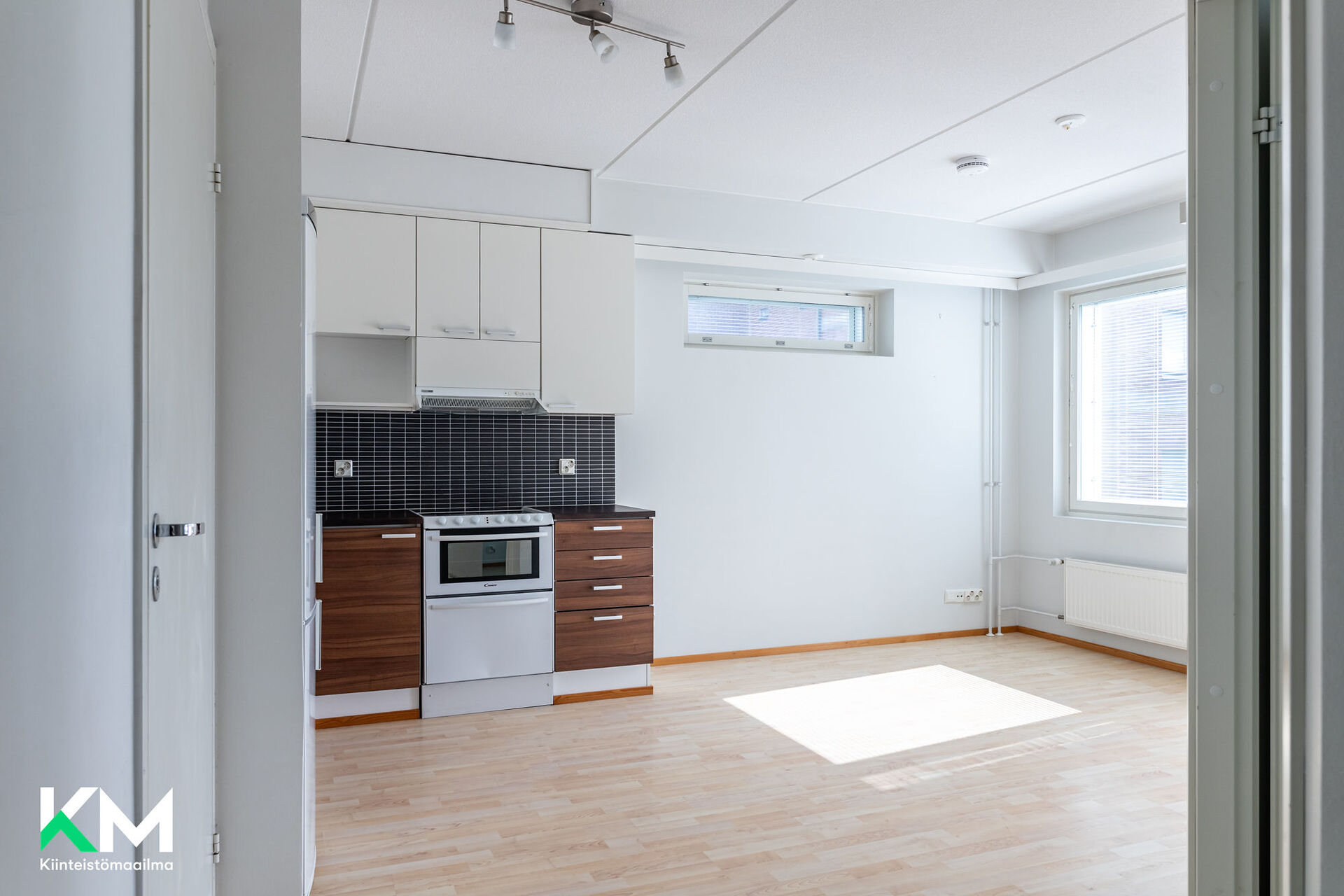 Radansivunkatu 10 , Asemantausta, Lahti