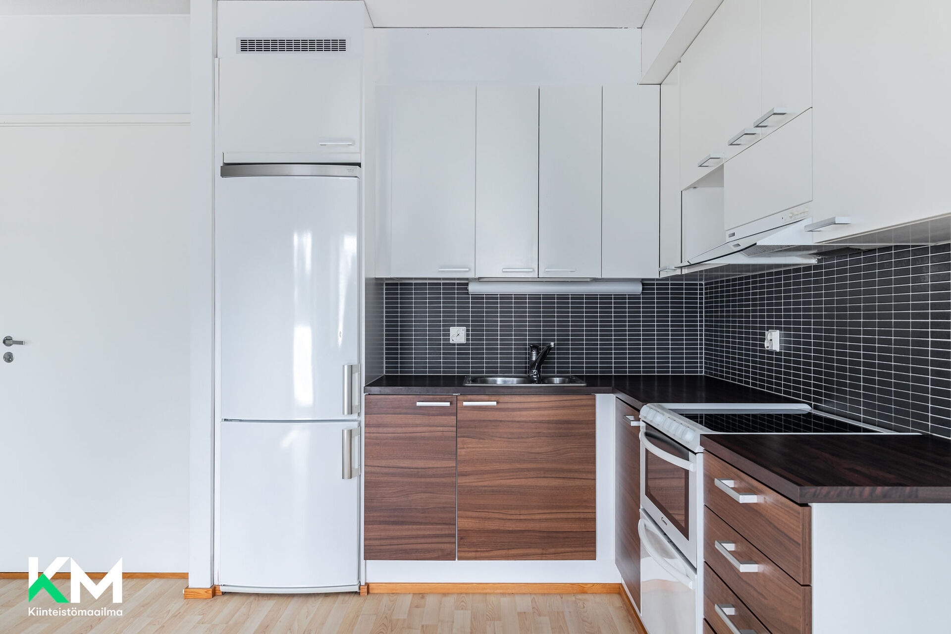 Radansivunkatu 10 , Asemantausta, Lahti