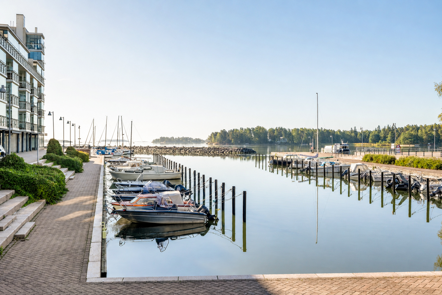 Hiekkalaiturintie 14, Aurinkolahti, Helsinki
