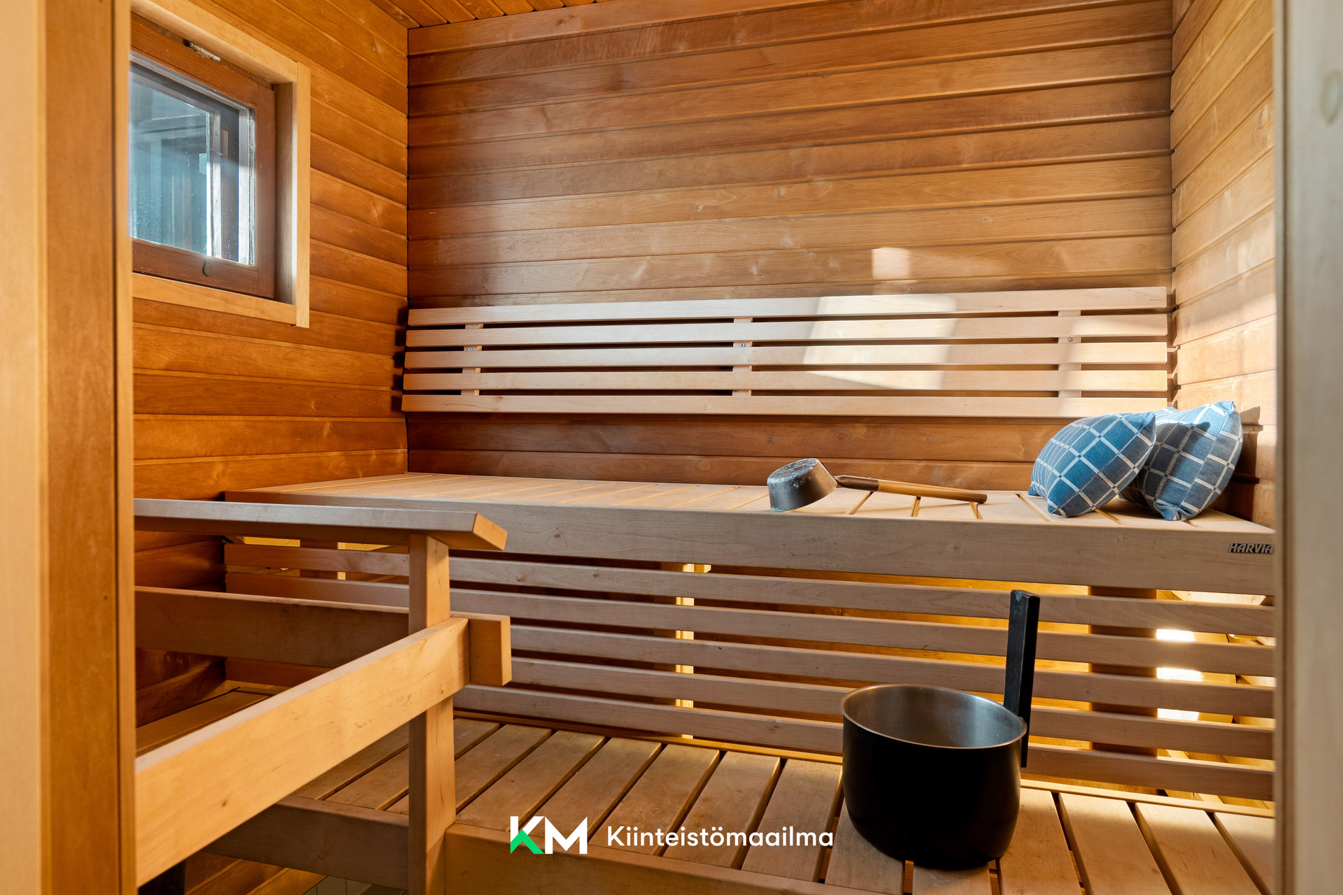 Oma ikkunallinen sauna