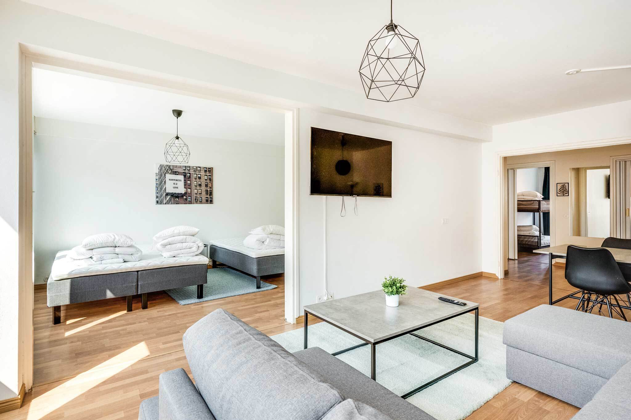 Itsenäisyydenkatu 15, Tampere