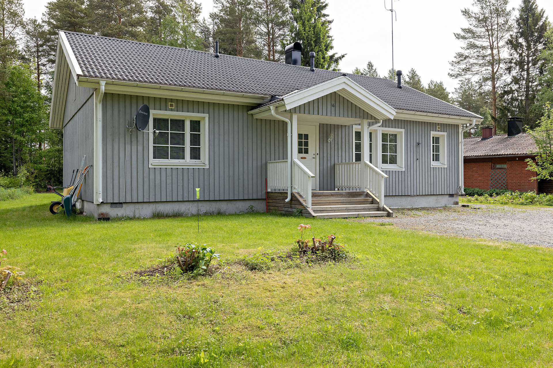 Oikotie 16, Keskusta, Vaala