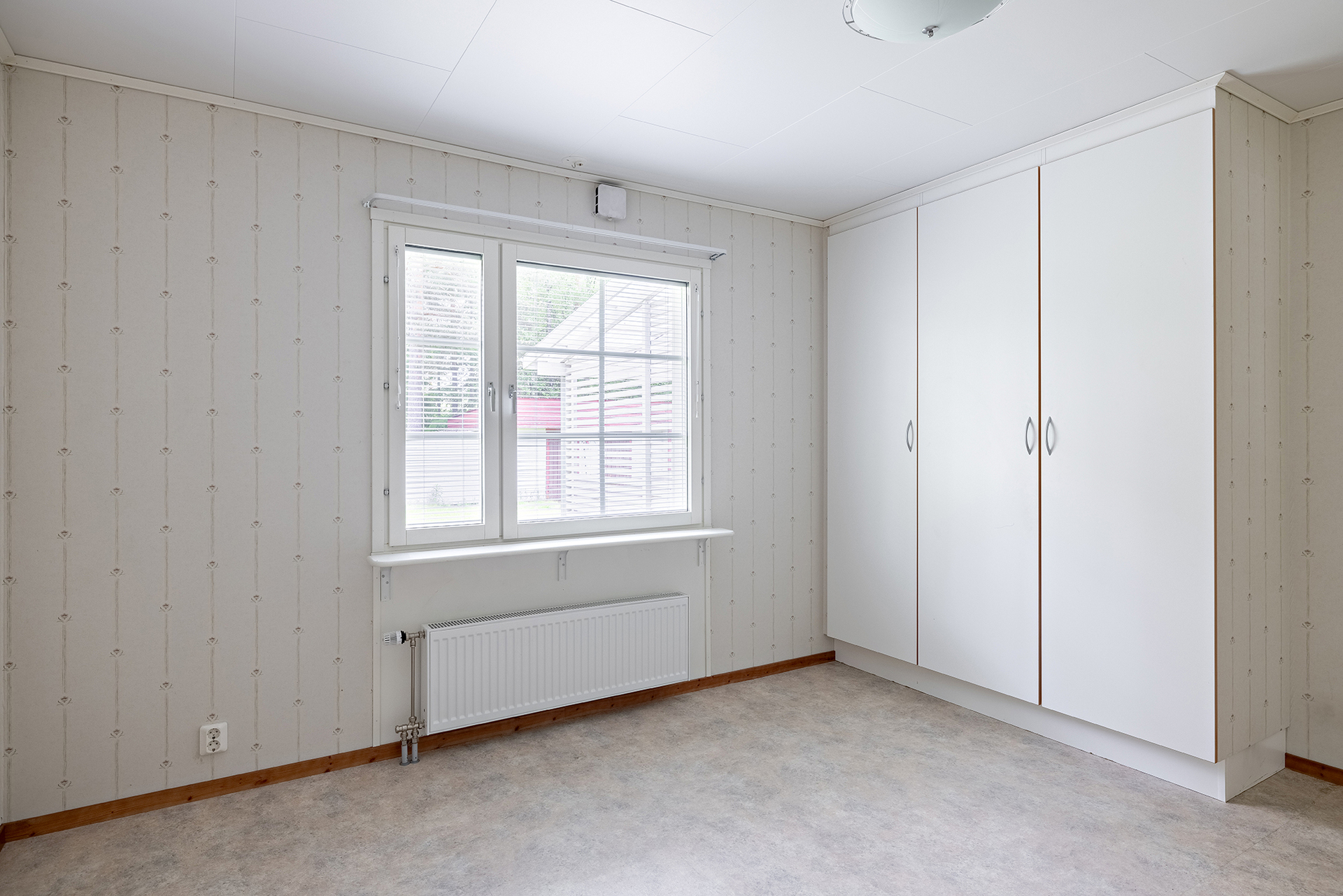 Oikotie 16, Keskusta, Vaala