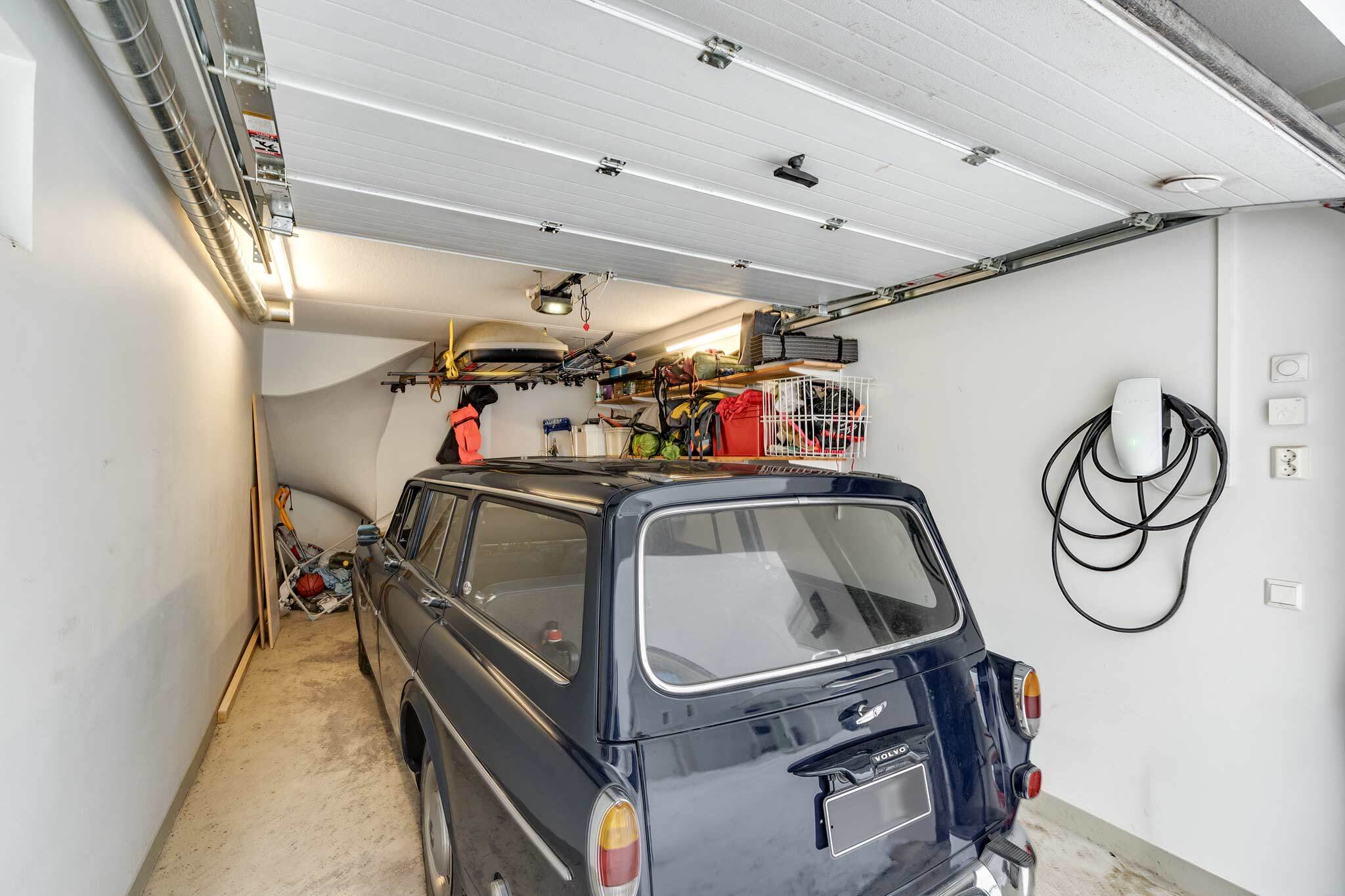 19,5 m² lämmin autotalli. Ja vieläpä asunnon yhteydessä