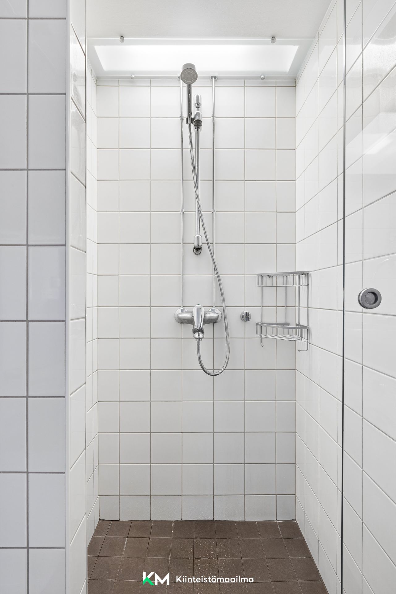 Kylpyhuoneen suihkunurkkaus