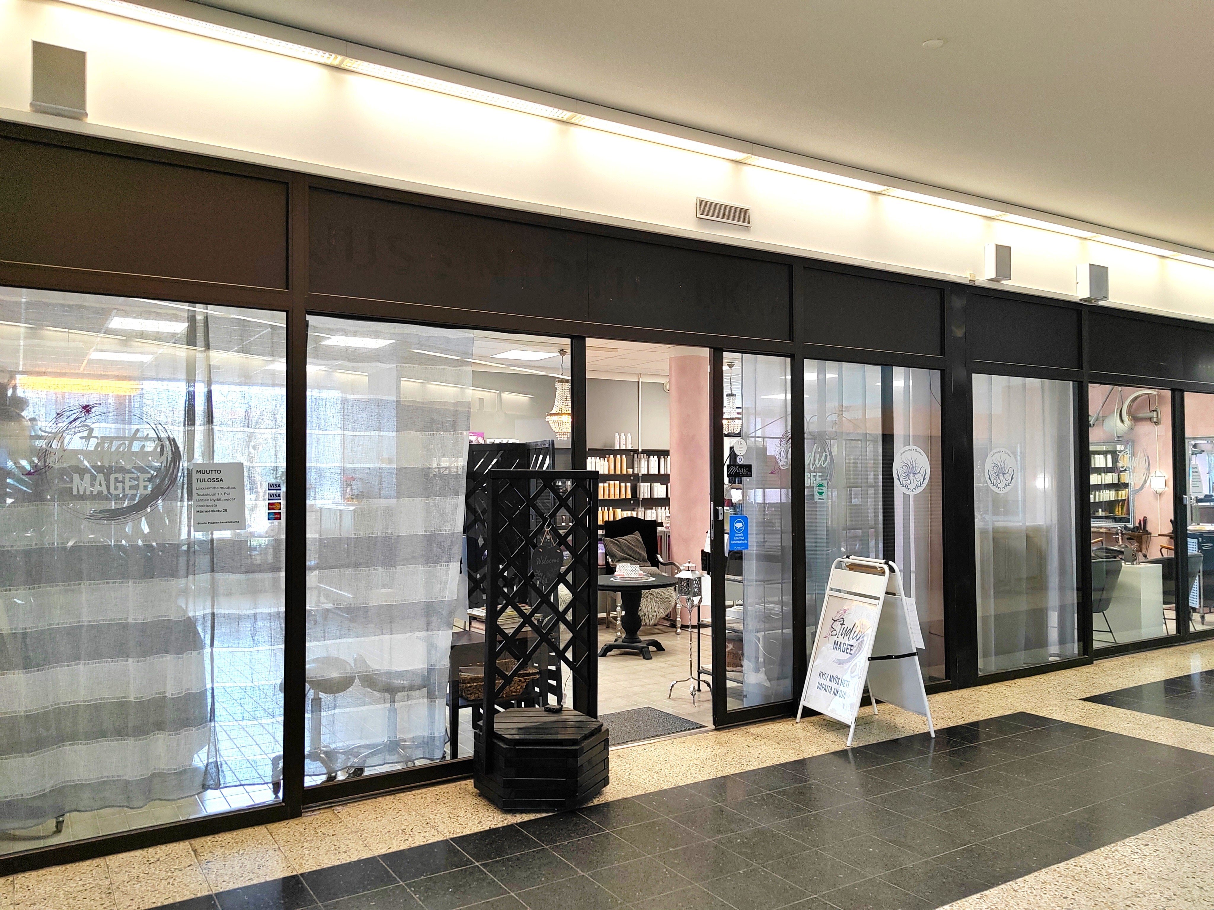 Näyteikkunat sisäpuolella