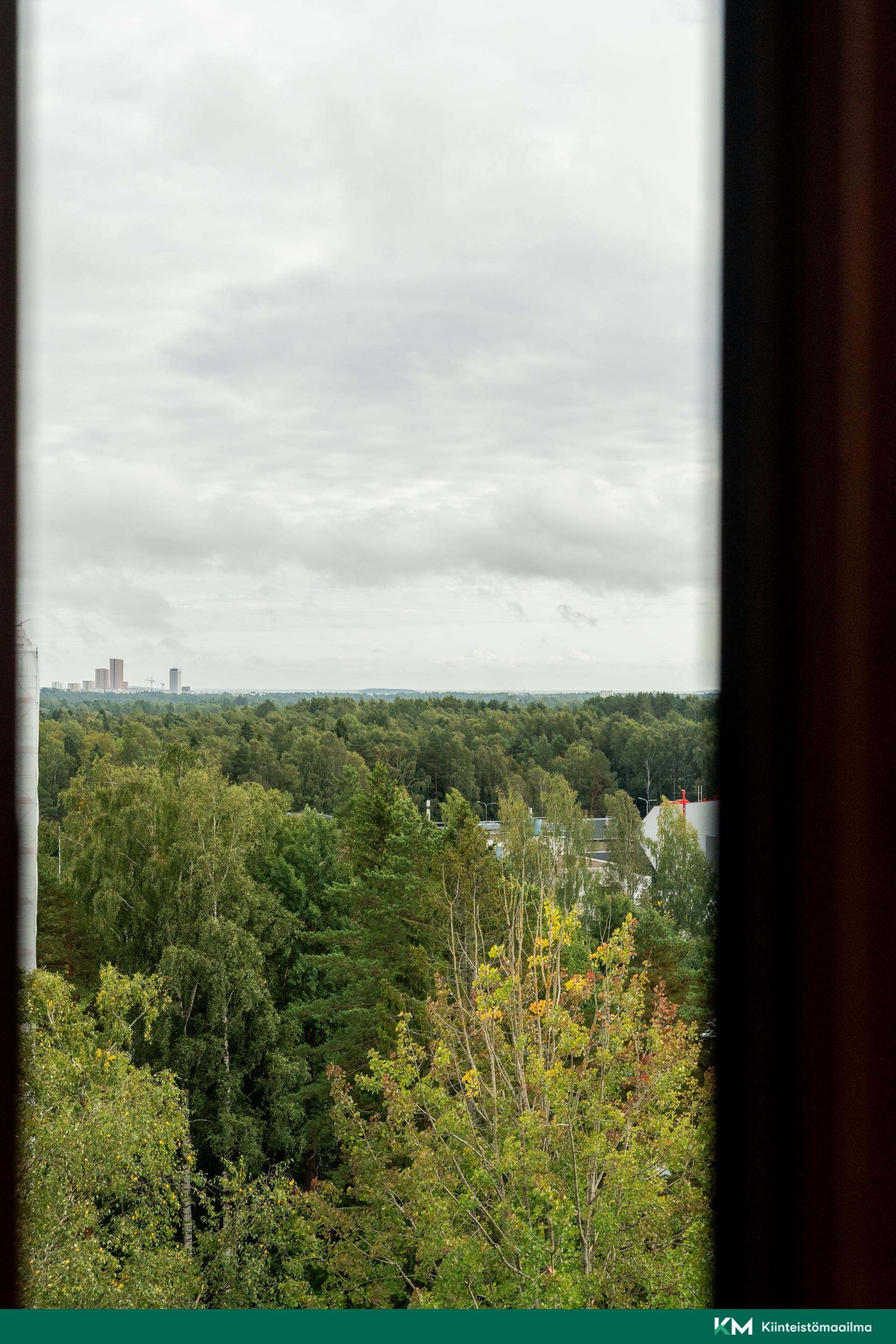 Näkymä keittiöstä Aurinkolahden suuntaan