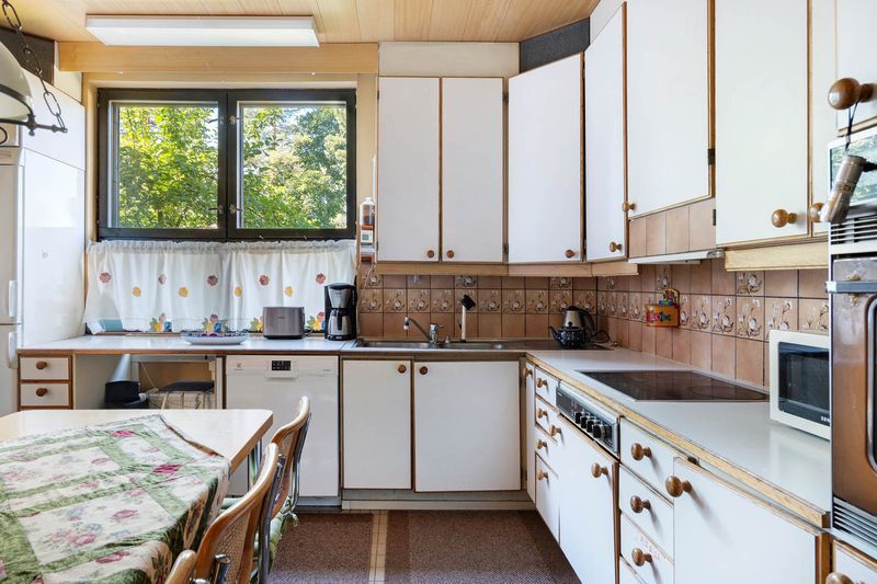 Laitatuulenkaari 56, Jollas, Helsinki