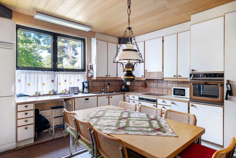Laitatuulenkaari 56, Jollas, Helsinki