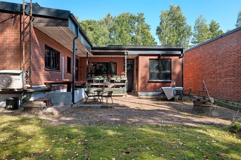 Laitatuulenkaari 56, Jollas, Helsinki