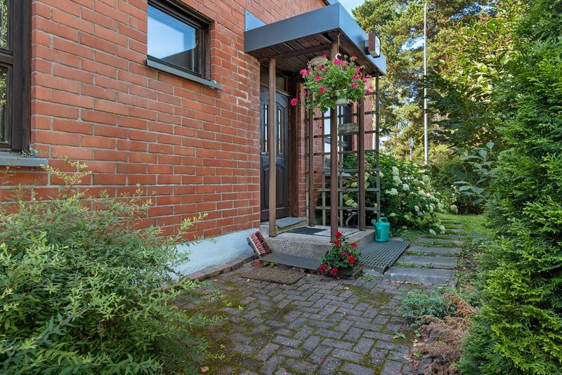 Laitatuulenkaari 56, Jollas, Helsinki