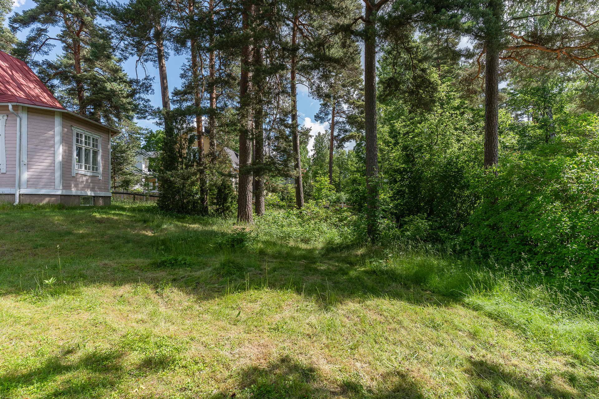 Veljestenpiha 15, Tapanila, Helsinki