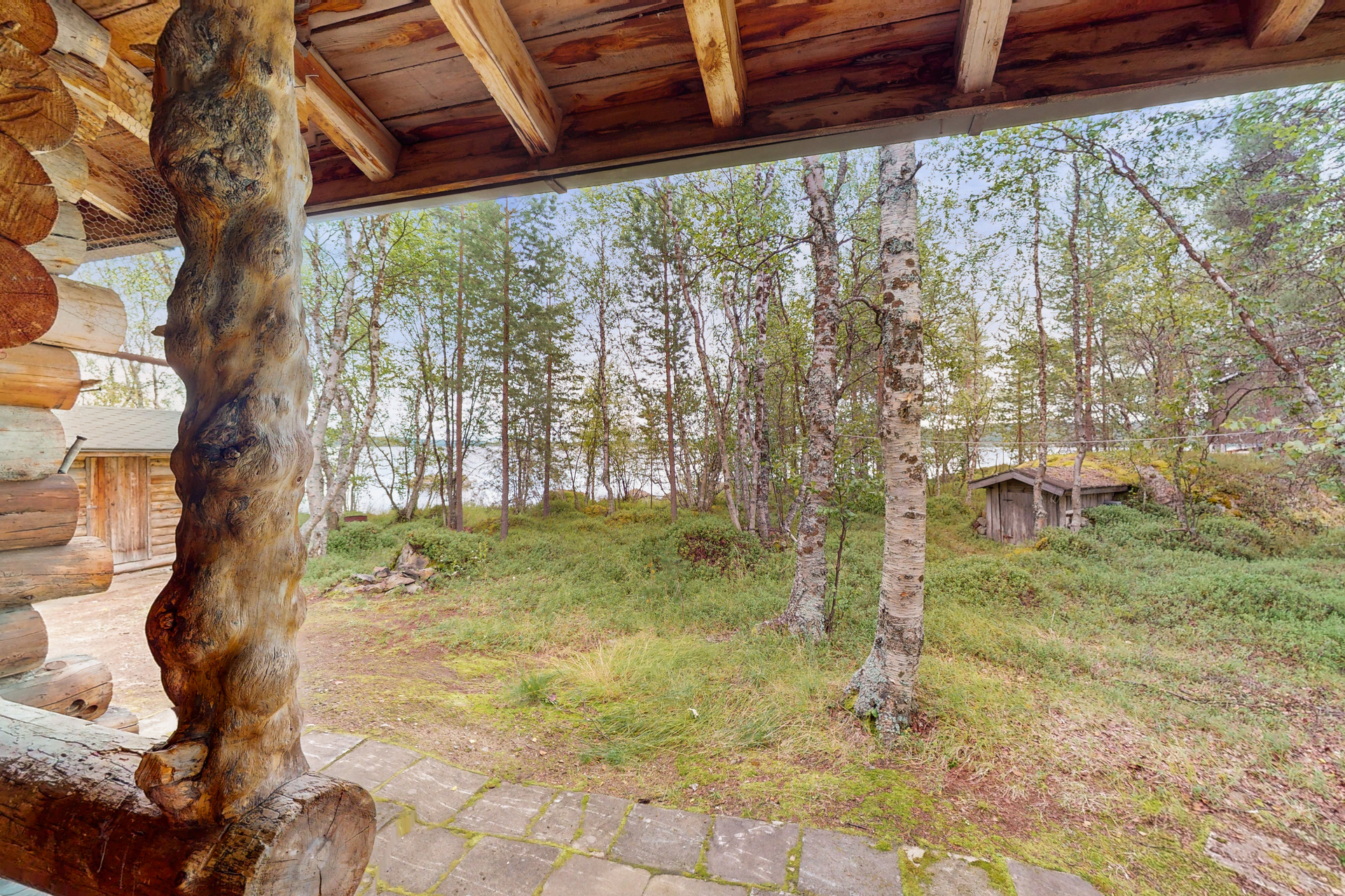 Näkymiä etuterassilta Inarijärven suuntaan