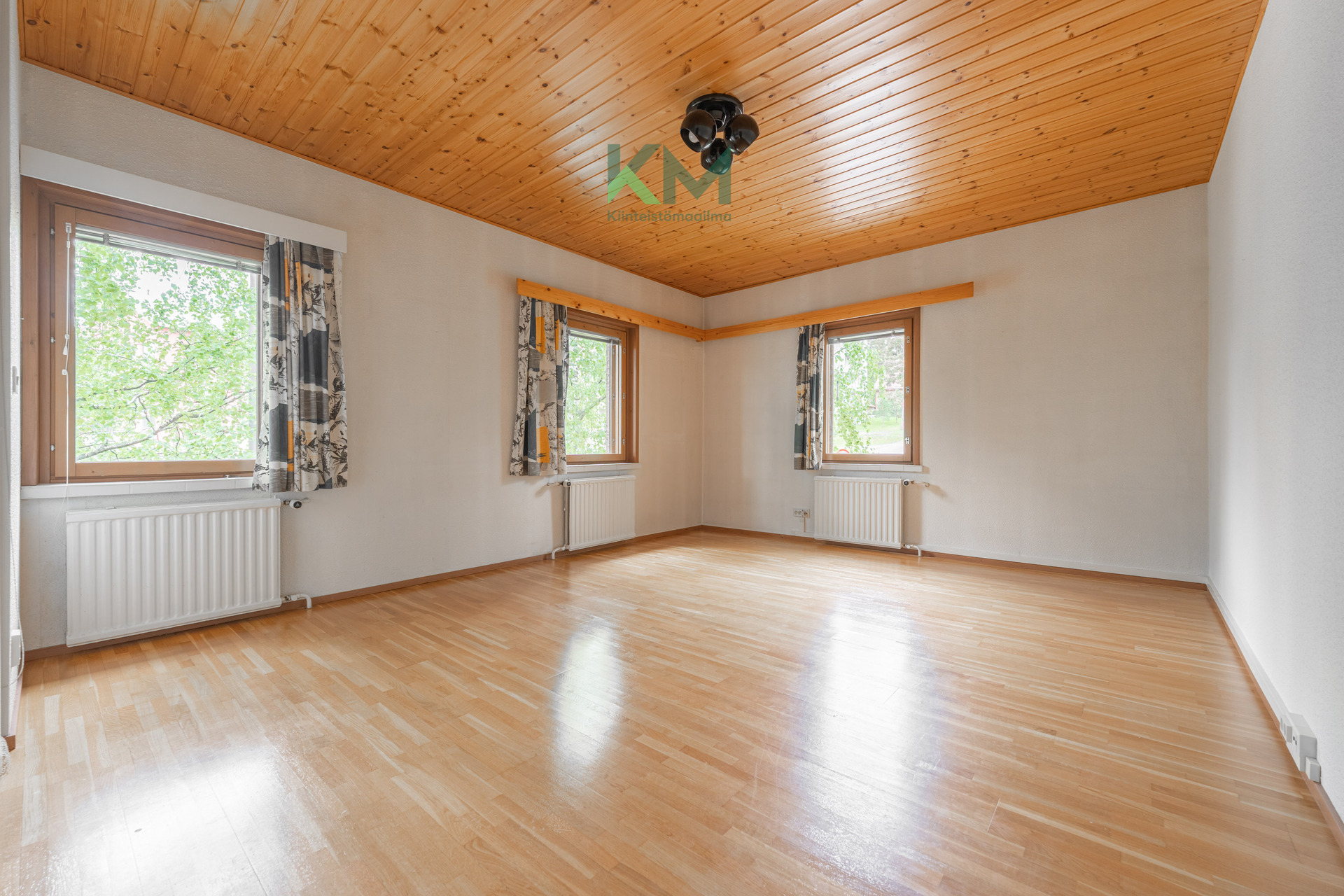 Juhani Ahon katu 7, Linnanpelto, Kuopio
